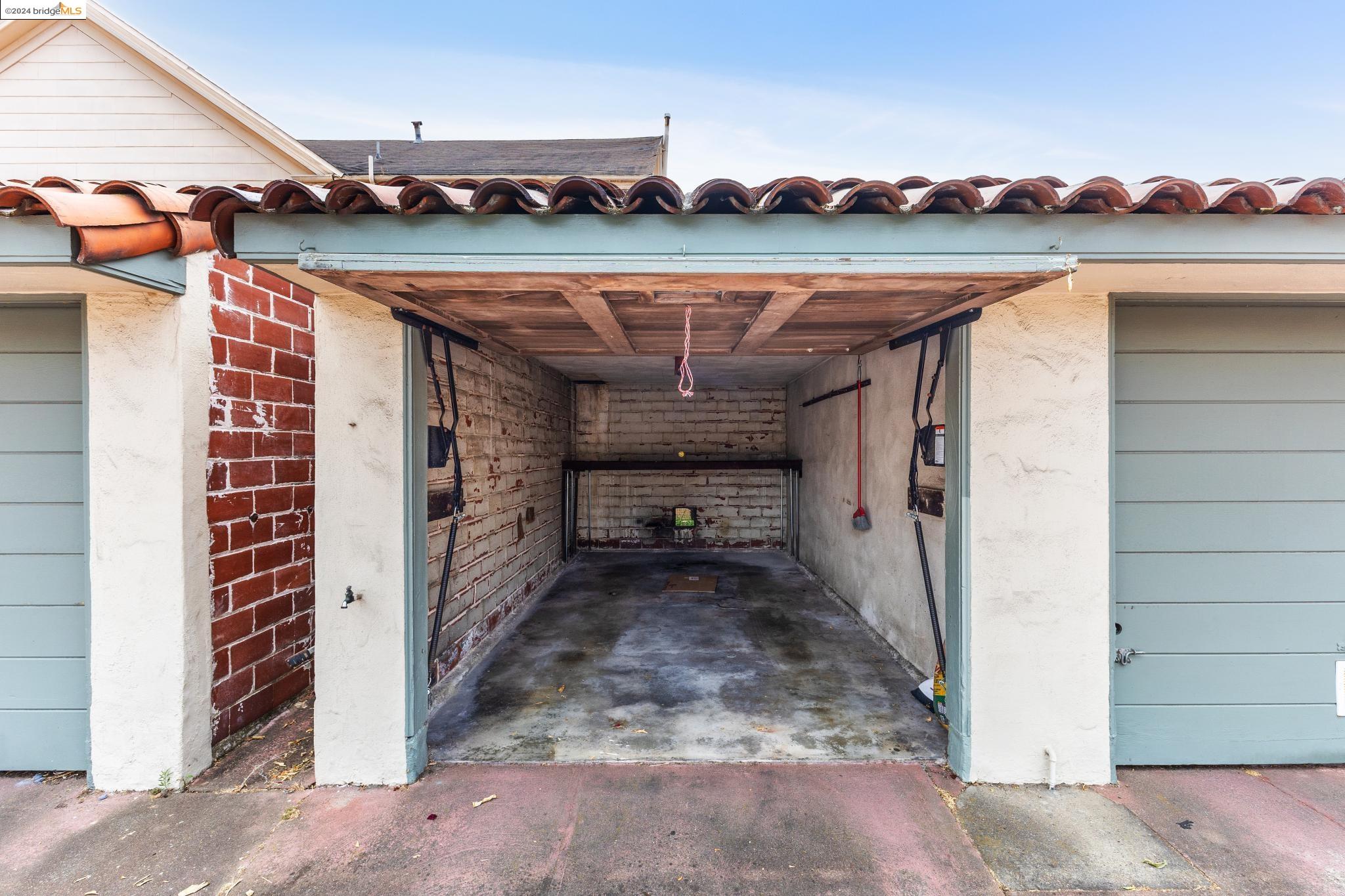 1826 Santa Clara Ave