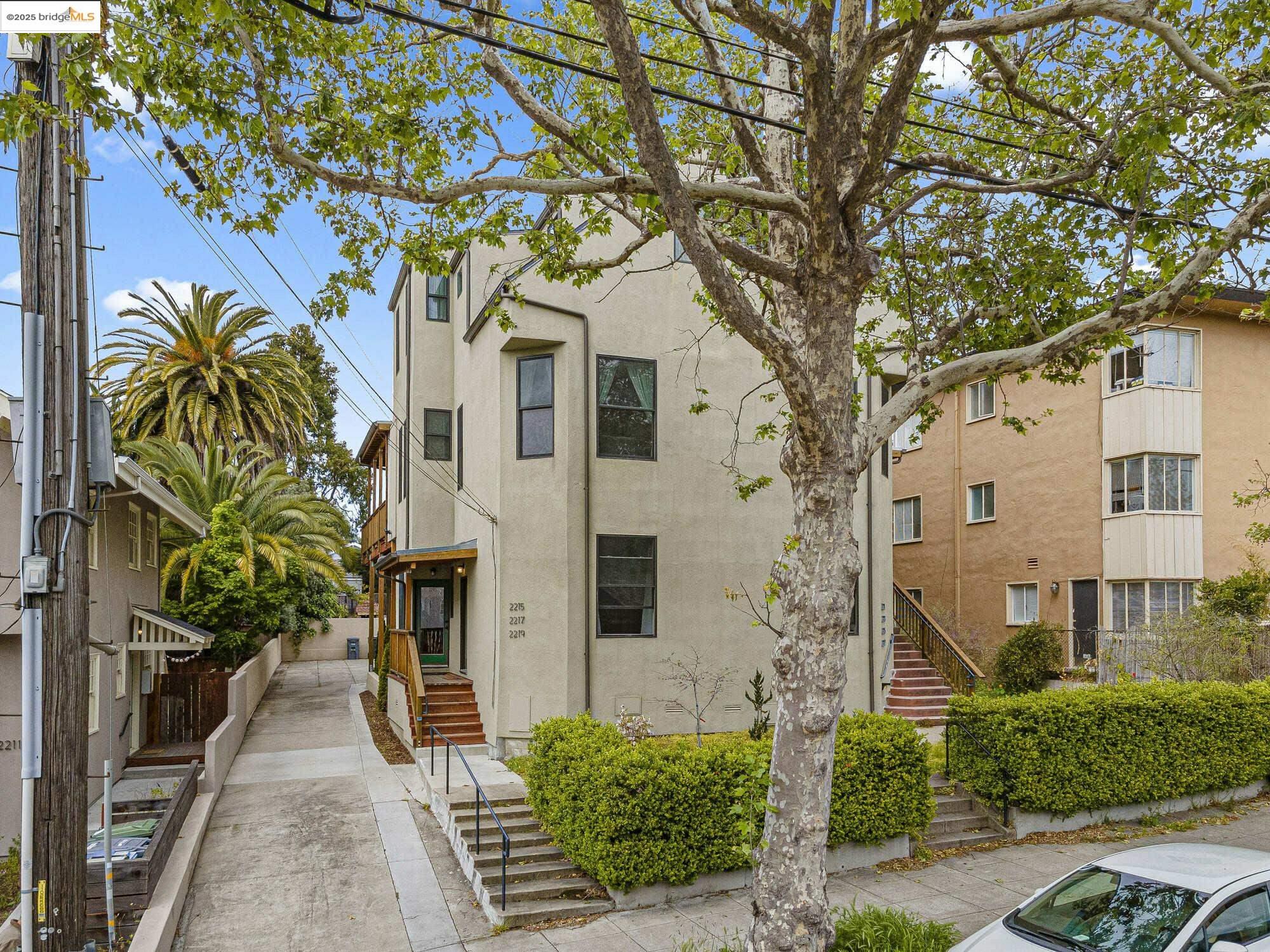 2215 Cedar St