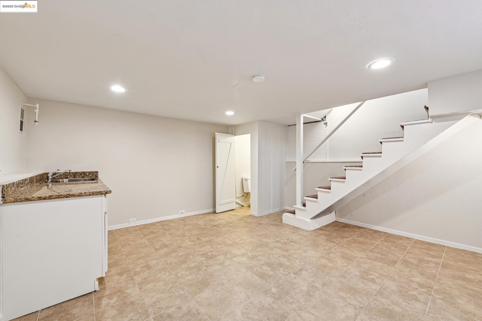 2714 Alcatraz Ave