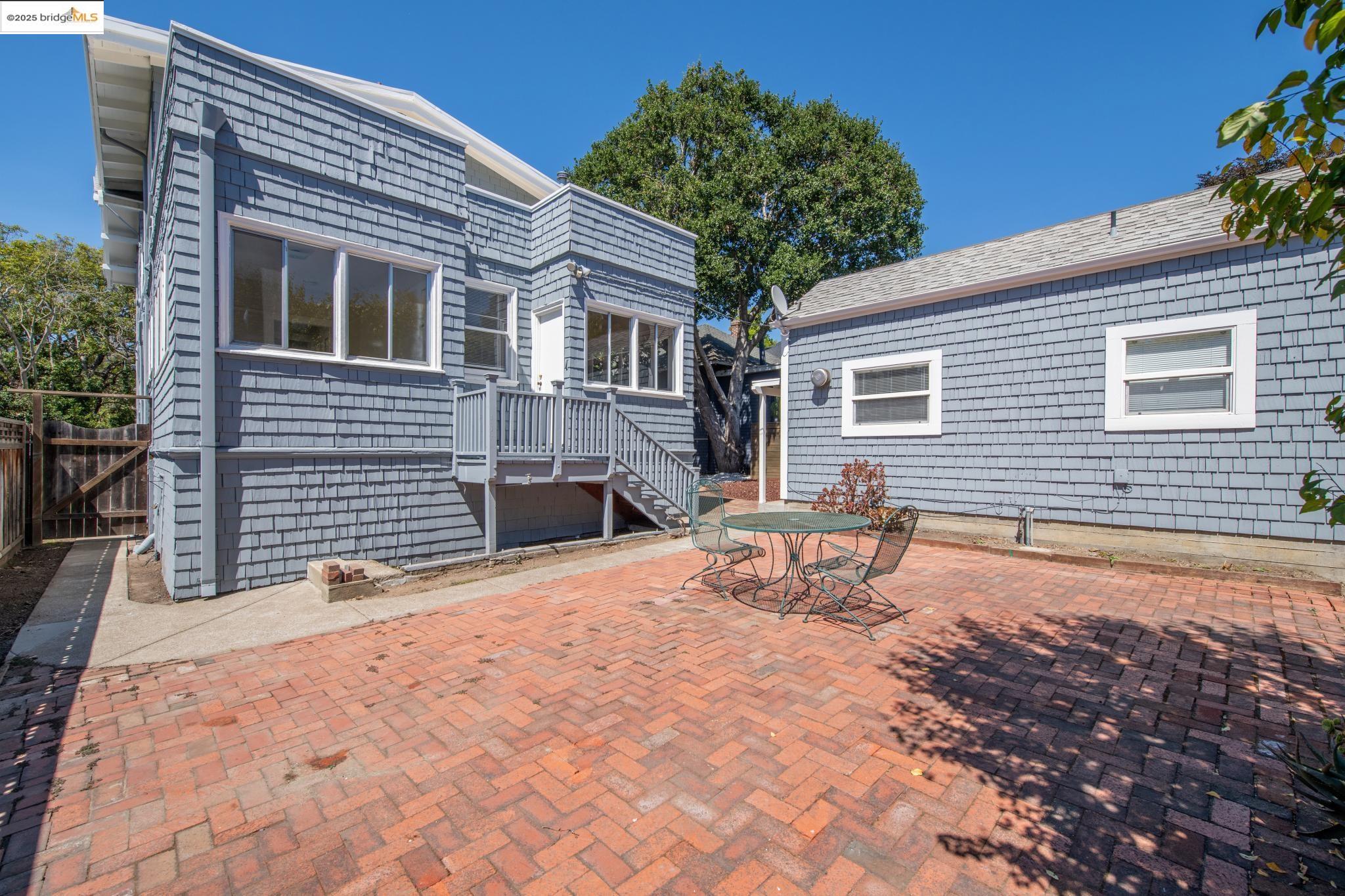 2714 Alcatraz Ave