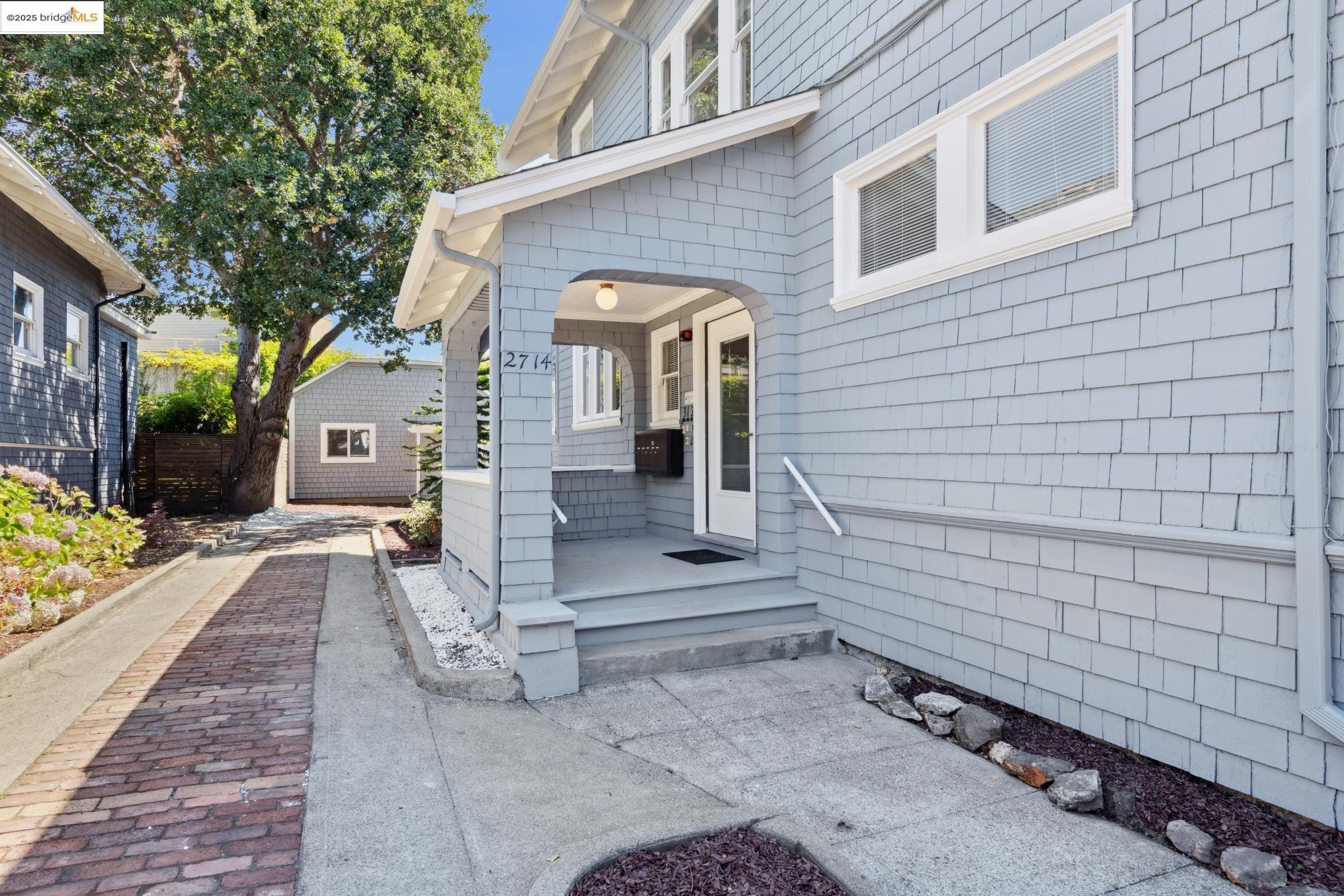 2714 Alcatraz Ave