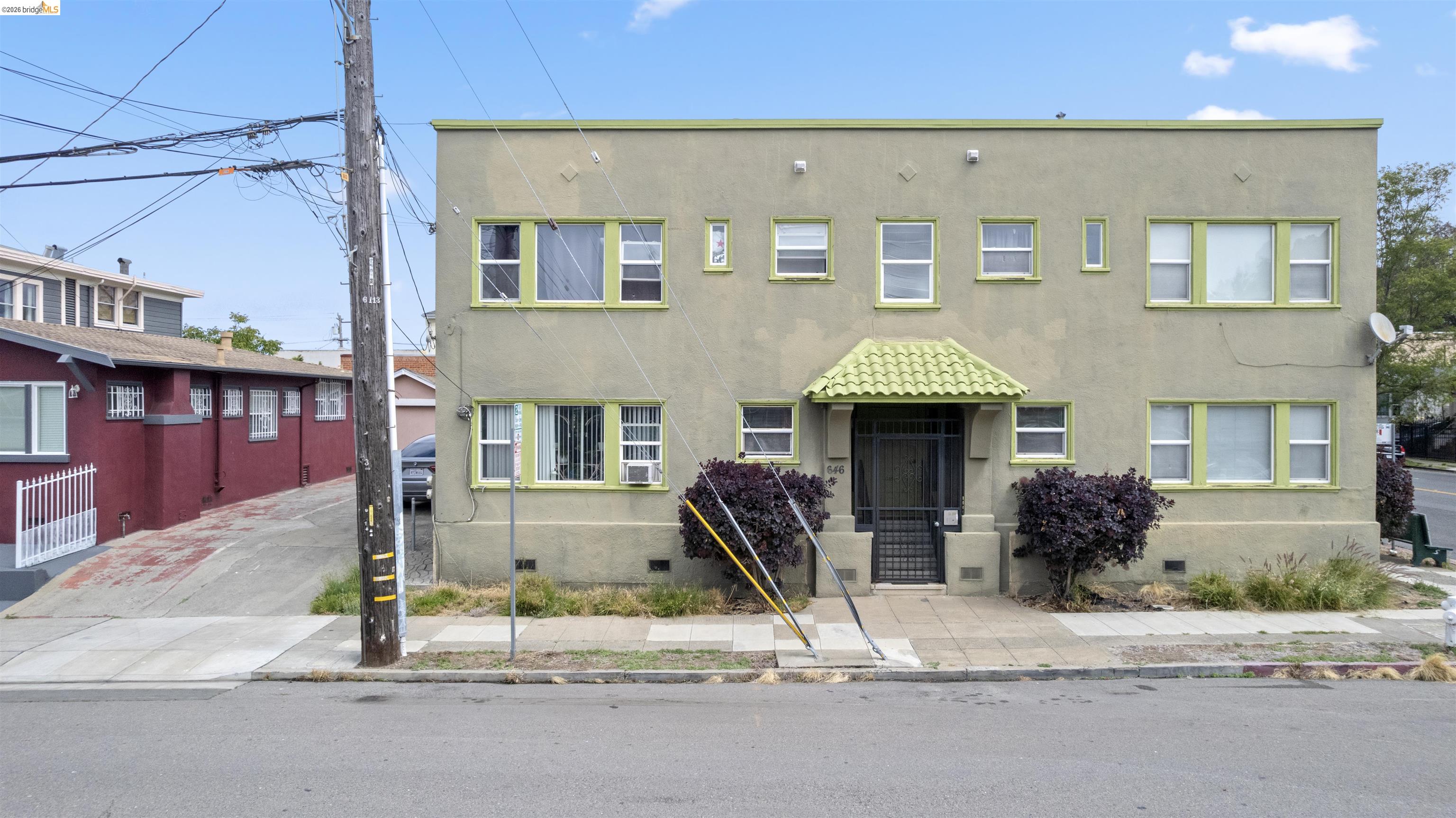 646 42nd St