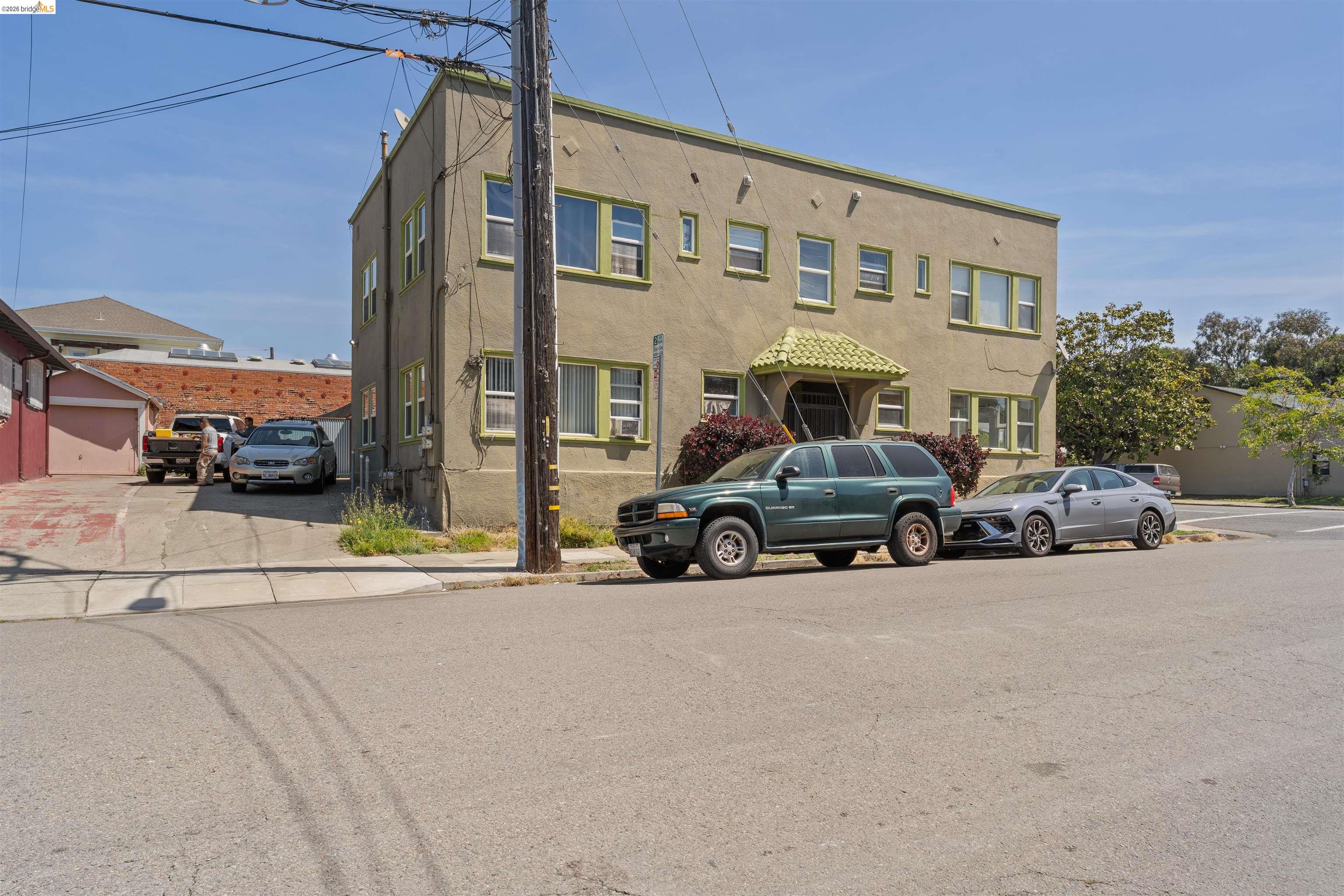 646 42nd St