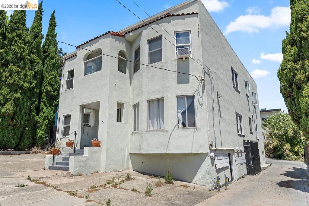 74 Pearl St