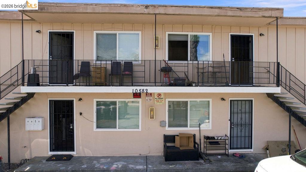 10582 Topanga Dr
