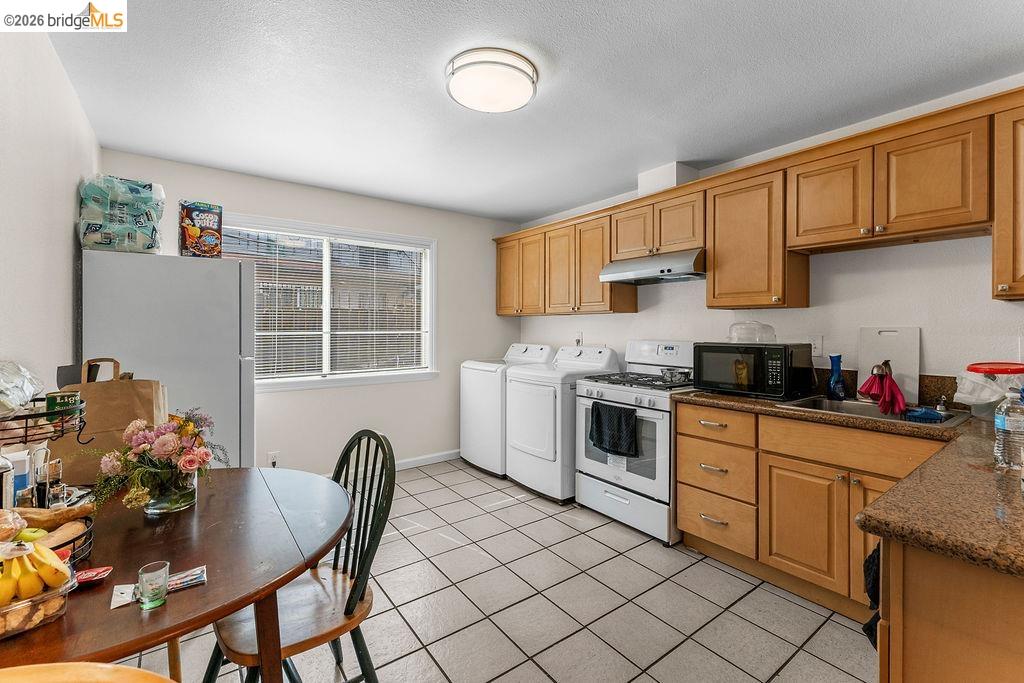 10582 Topanga Dr