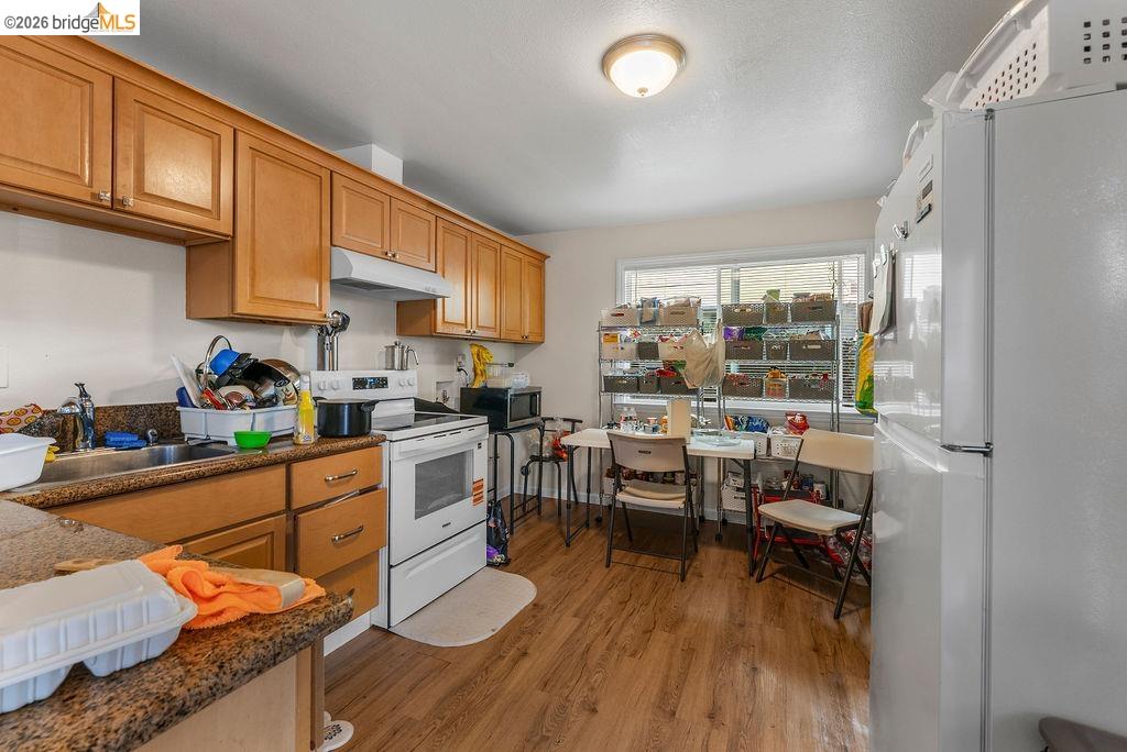 10582 Topanga Dr