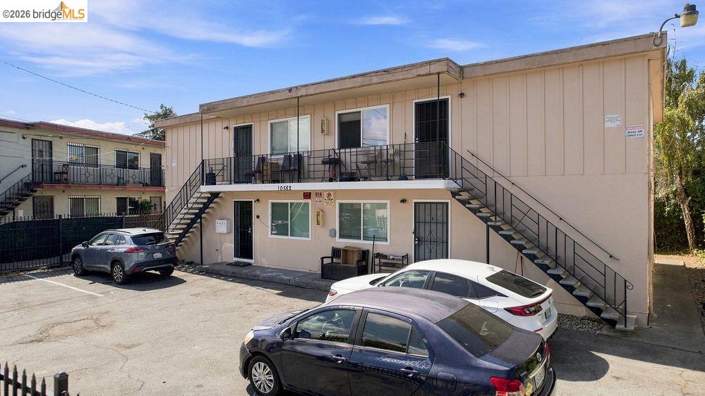10582 Topanga Dr