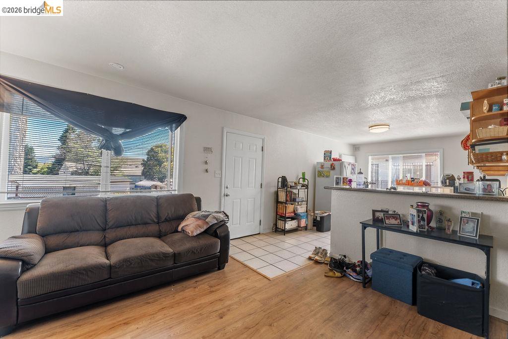 10582 Topanga Dr