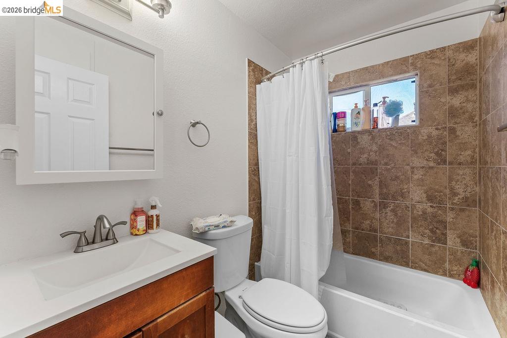 10582 Topanga Dr