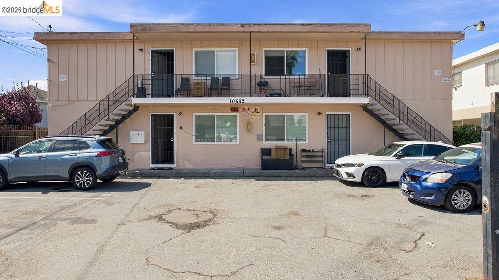 10582 Topanga Dr