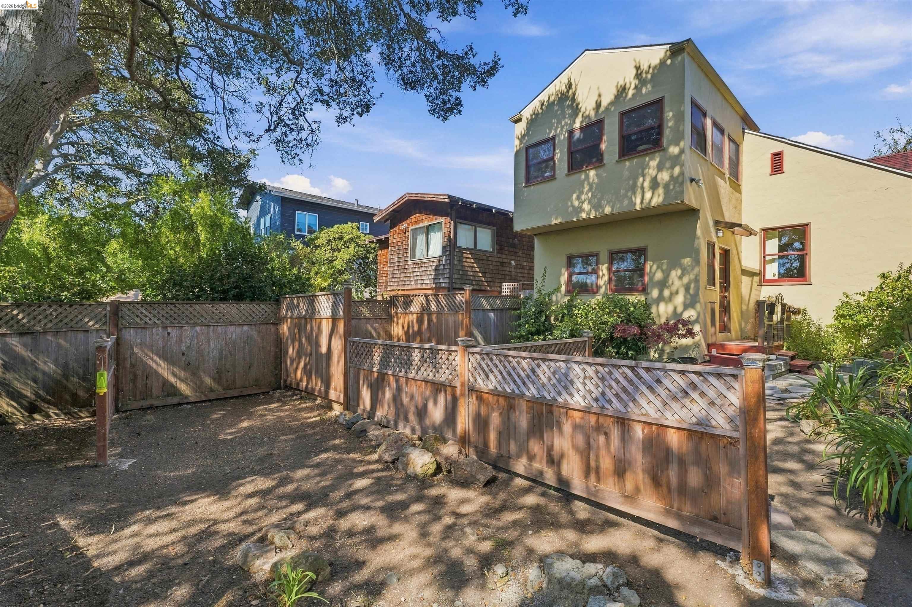 1648 Oak View Ave