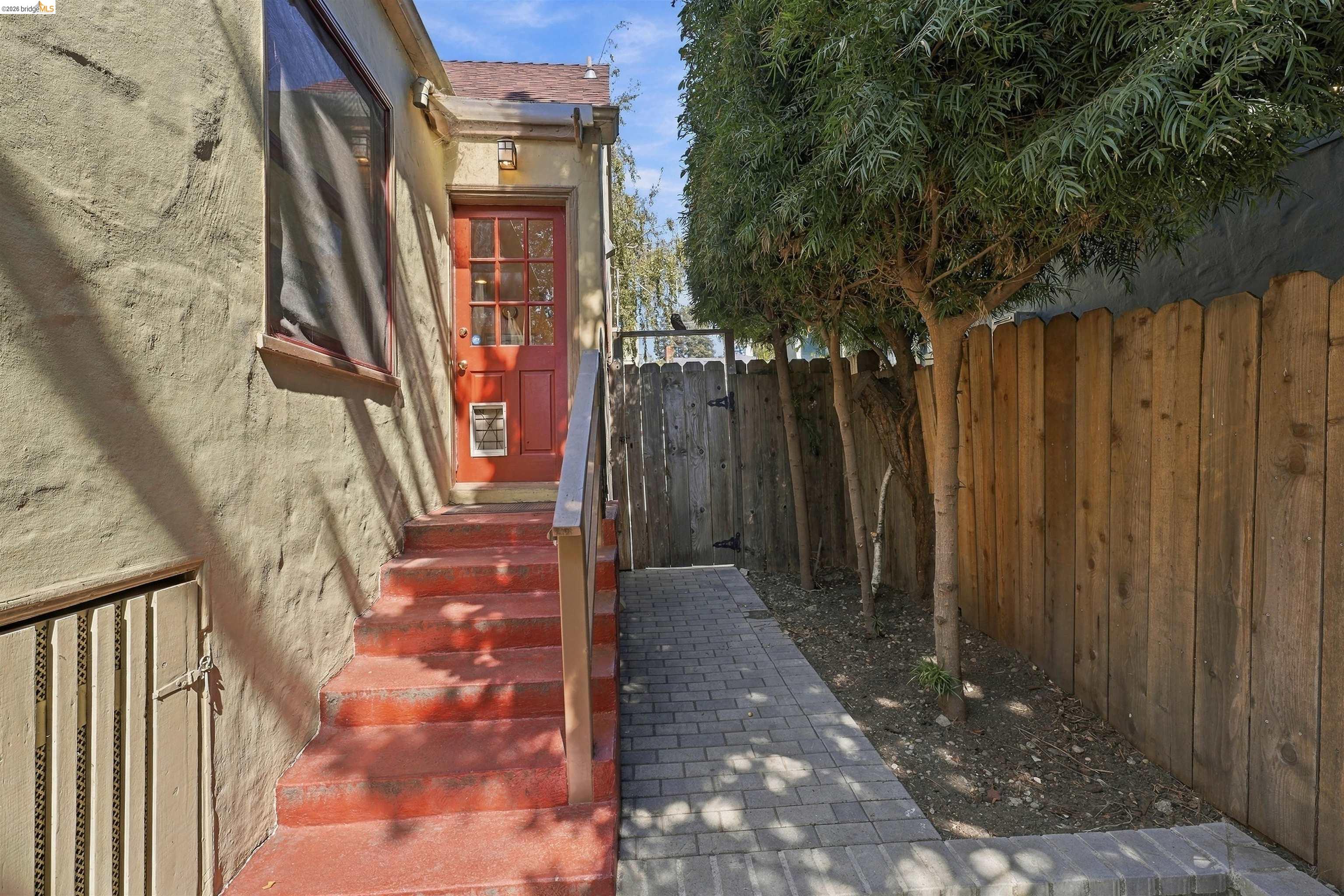 1648 Oak View Ave
