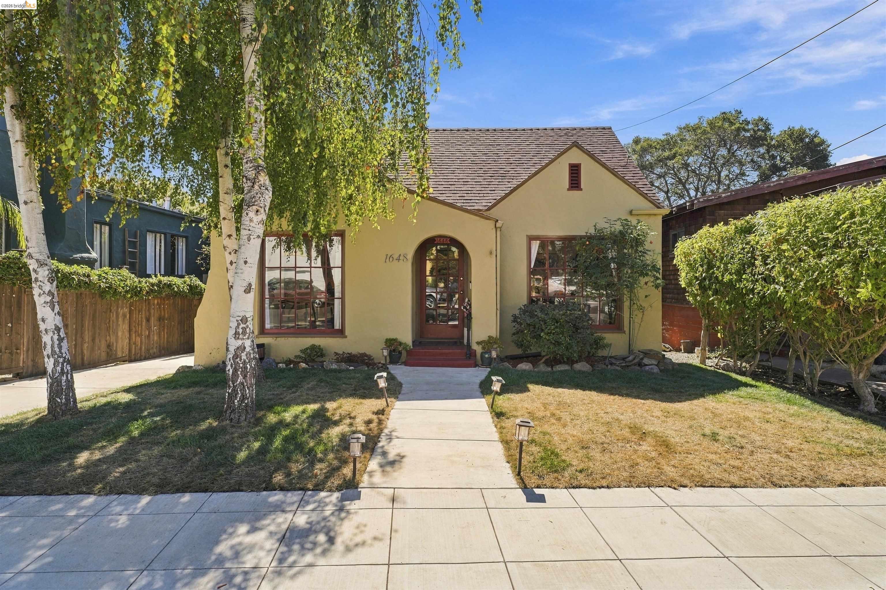 1648 Oak View Ave