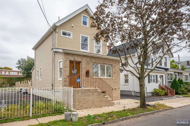 54 La France Avenue