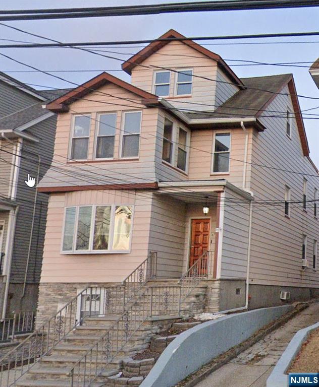 87 Davis Avenue 2