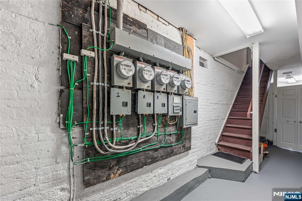 18 Brinkerhoff Street