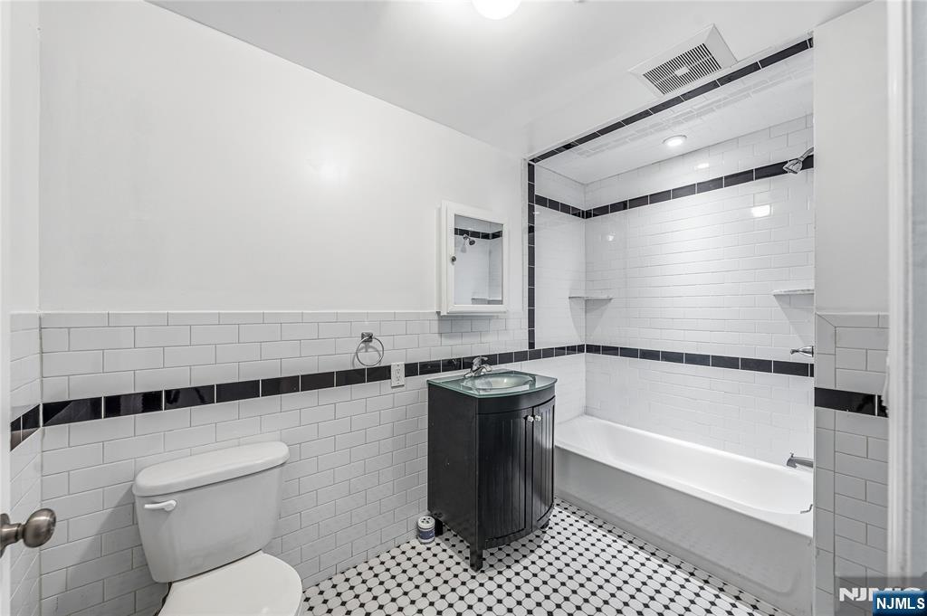 18 Brinkerhoff Street