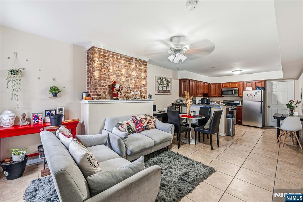 18 Brinkerhoff Street