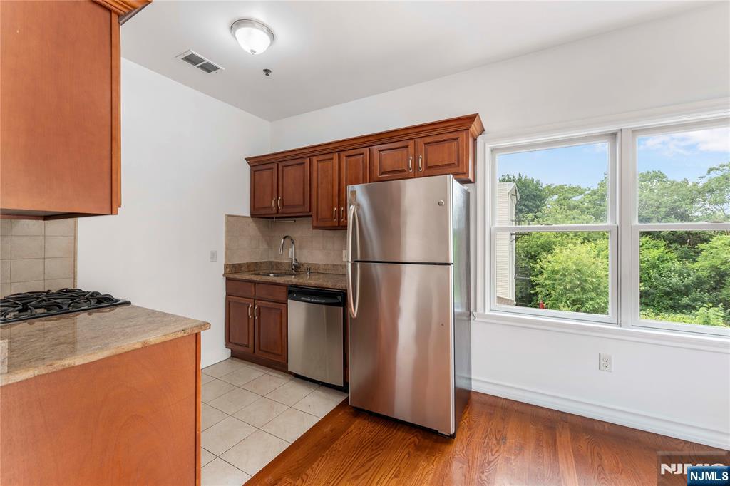 239 Baldwin Avenue 3