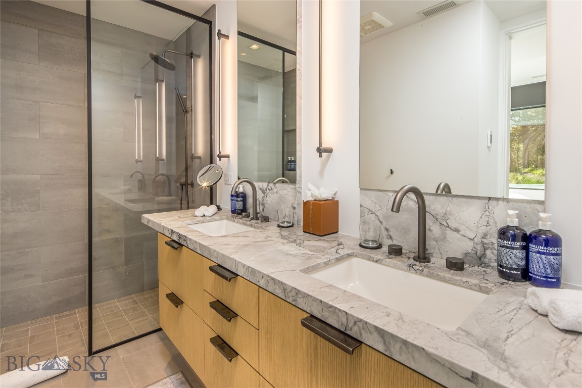 #33 One&Only Private Home, 14 Boone Trail