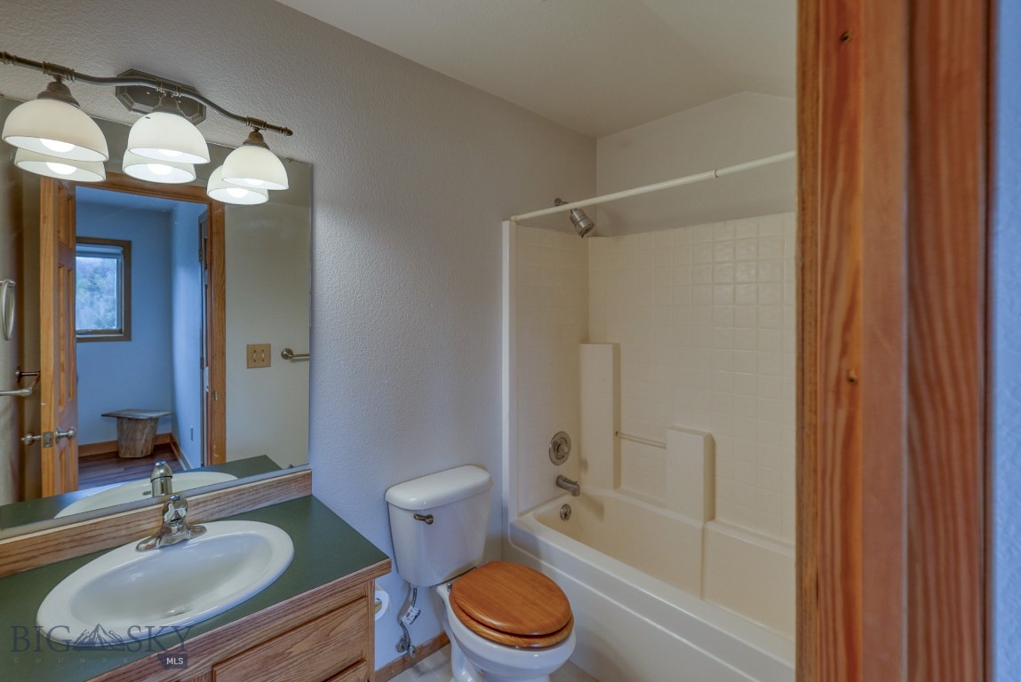 77 Aspen Leaf Drive 17