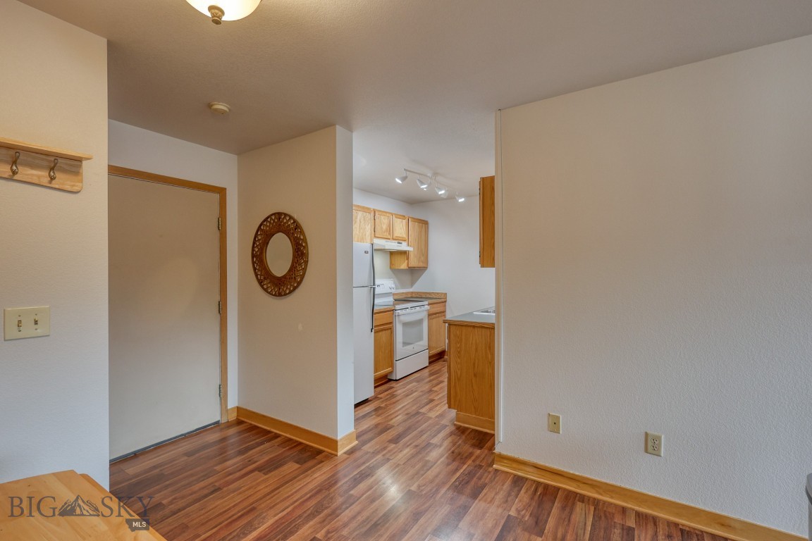 77 Aspen Leaf Drive 17