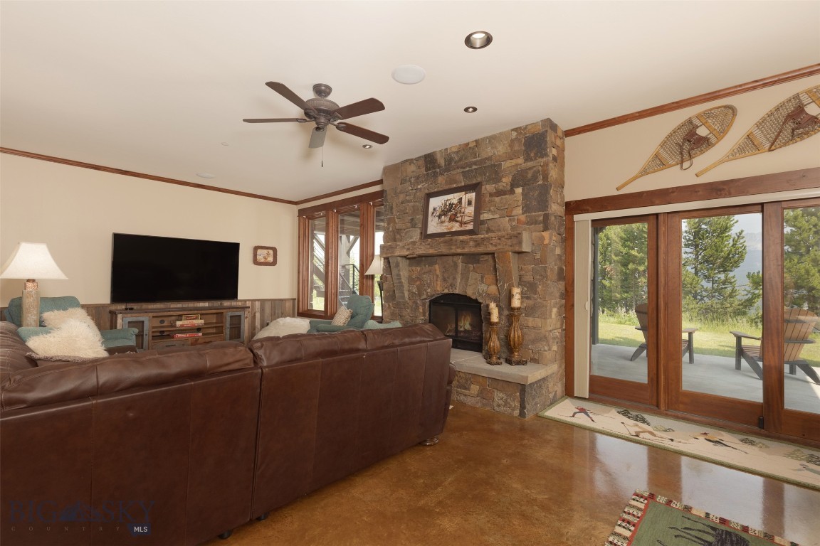 3 Sawbuck Road