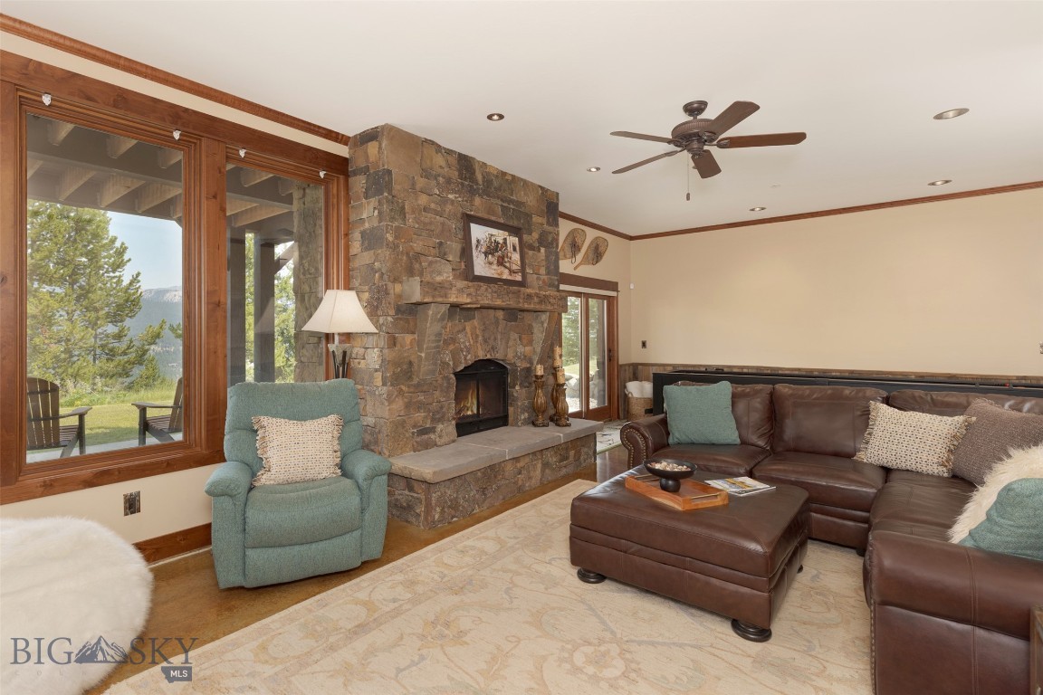 3 Sawbuck Road