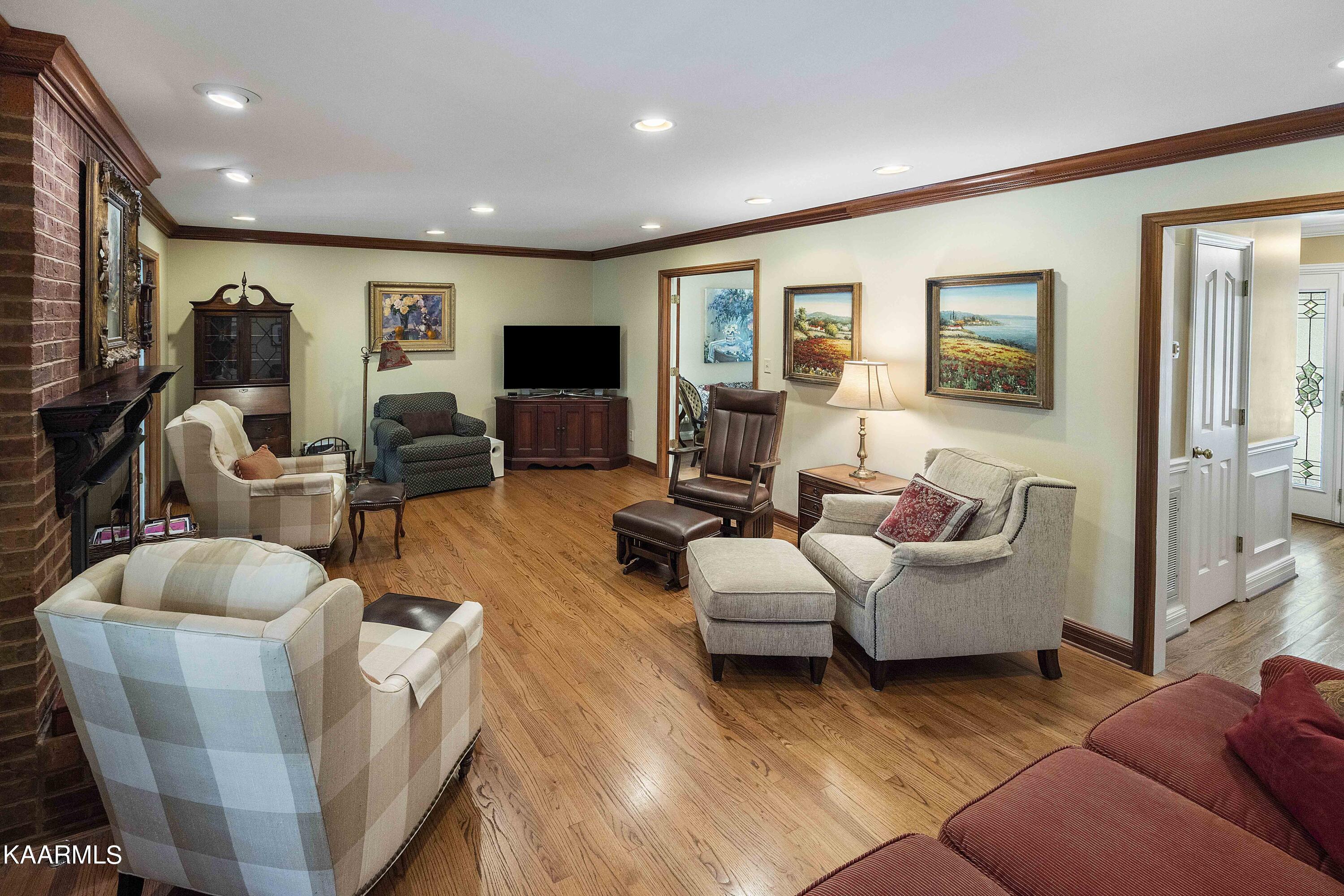 11909 Longstreet Place