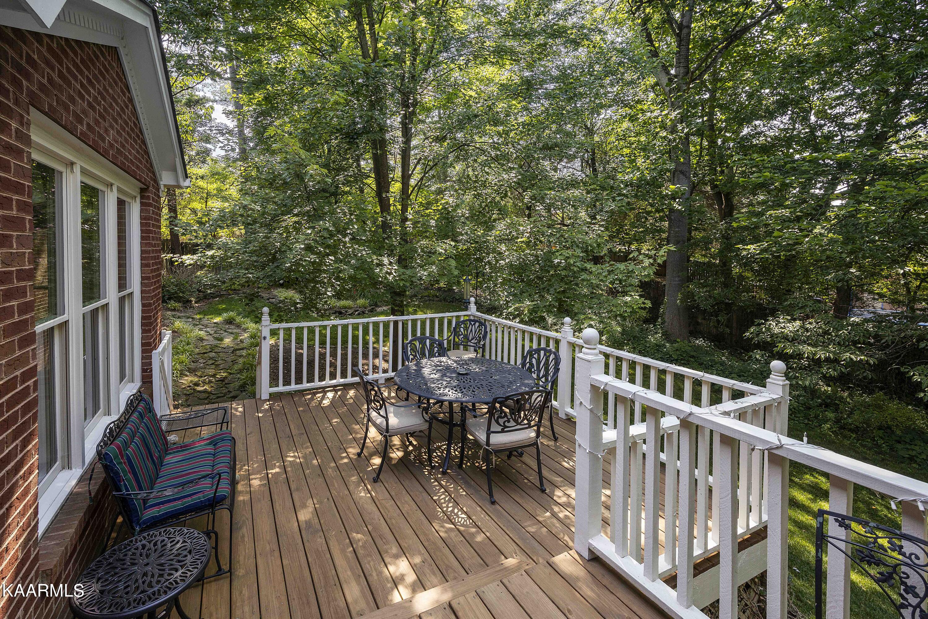 11909 Longstreet Place