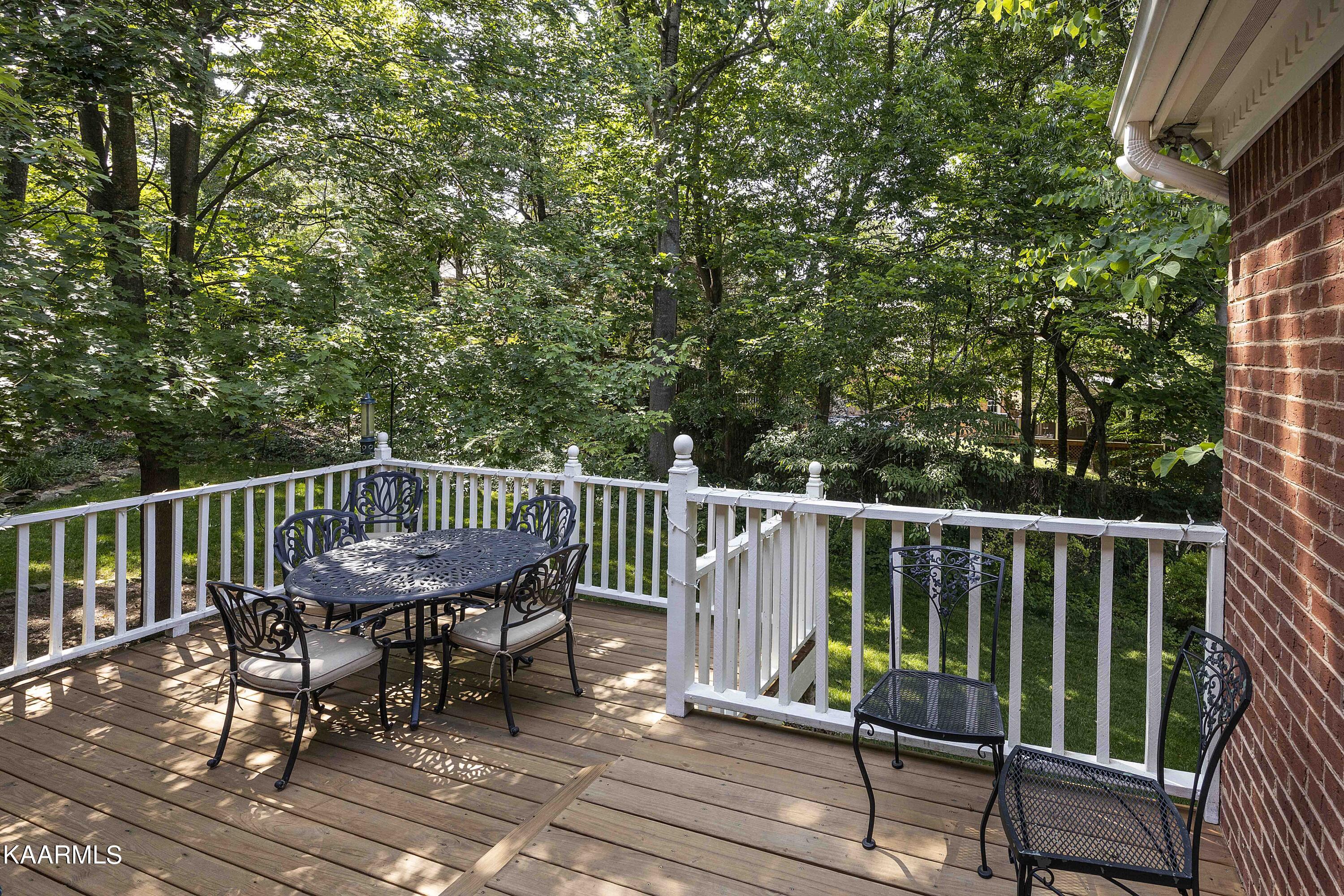 11909 Longstreet Place
