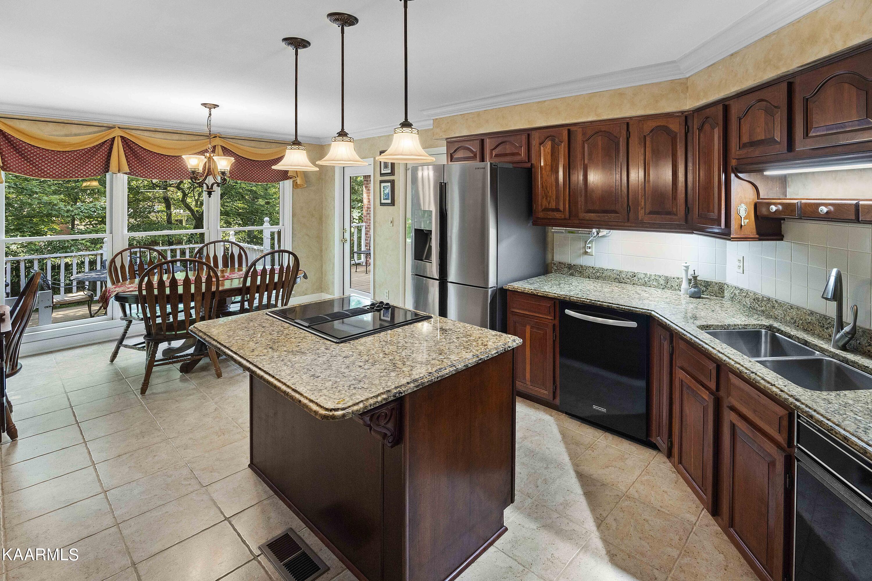 11909 Longstreet Place