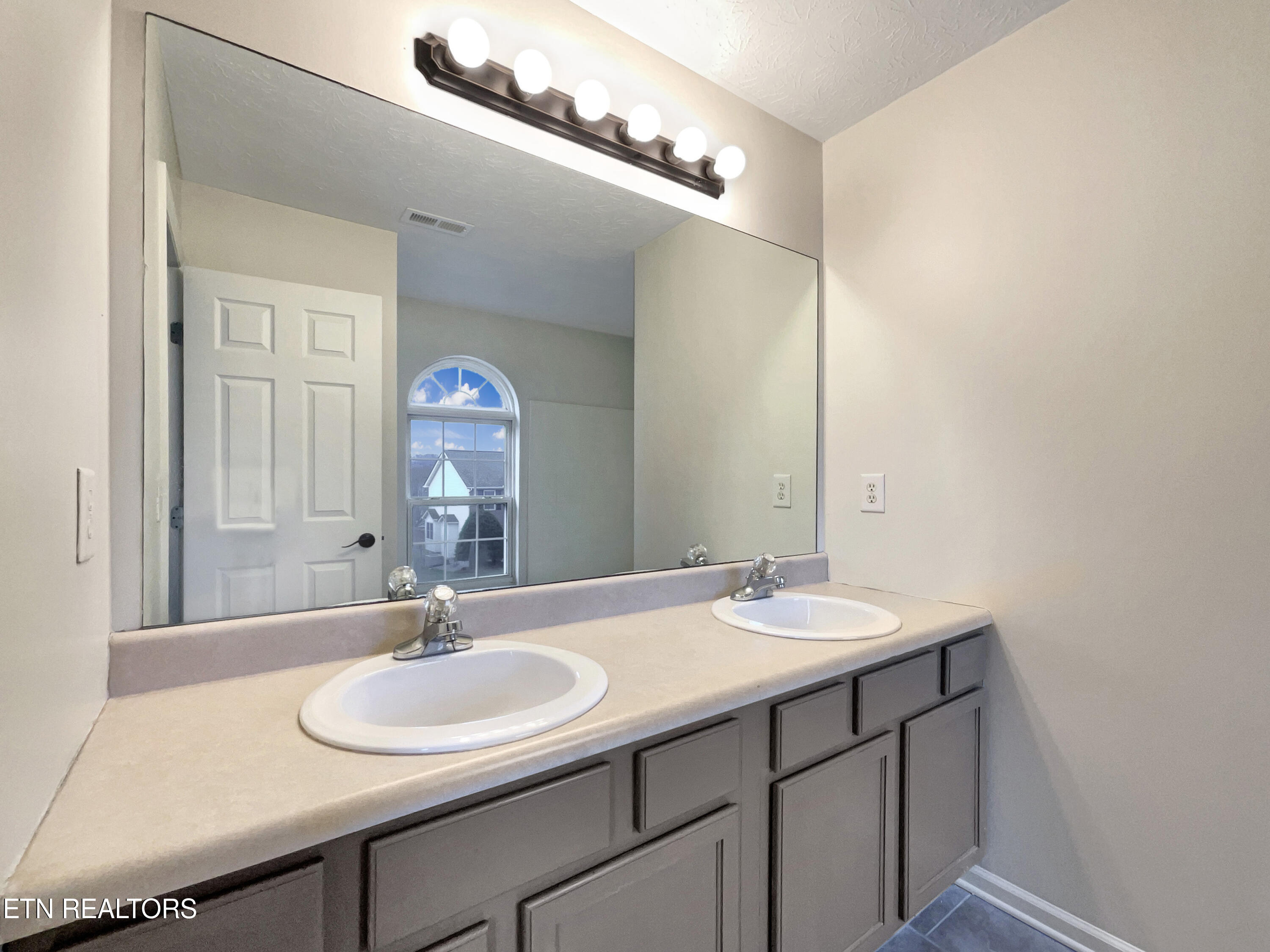 5726 Lagerfield Lane