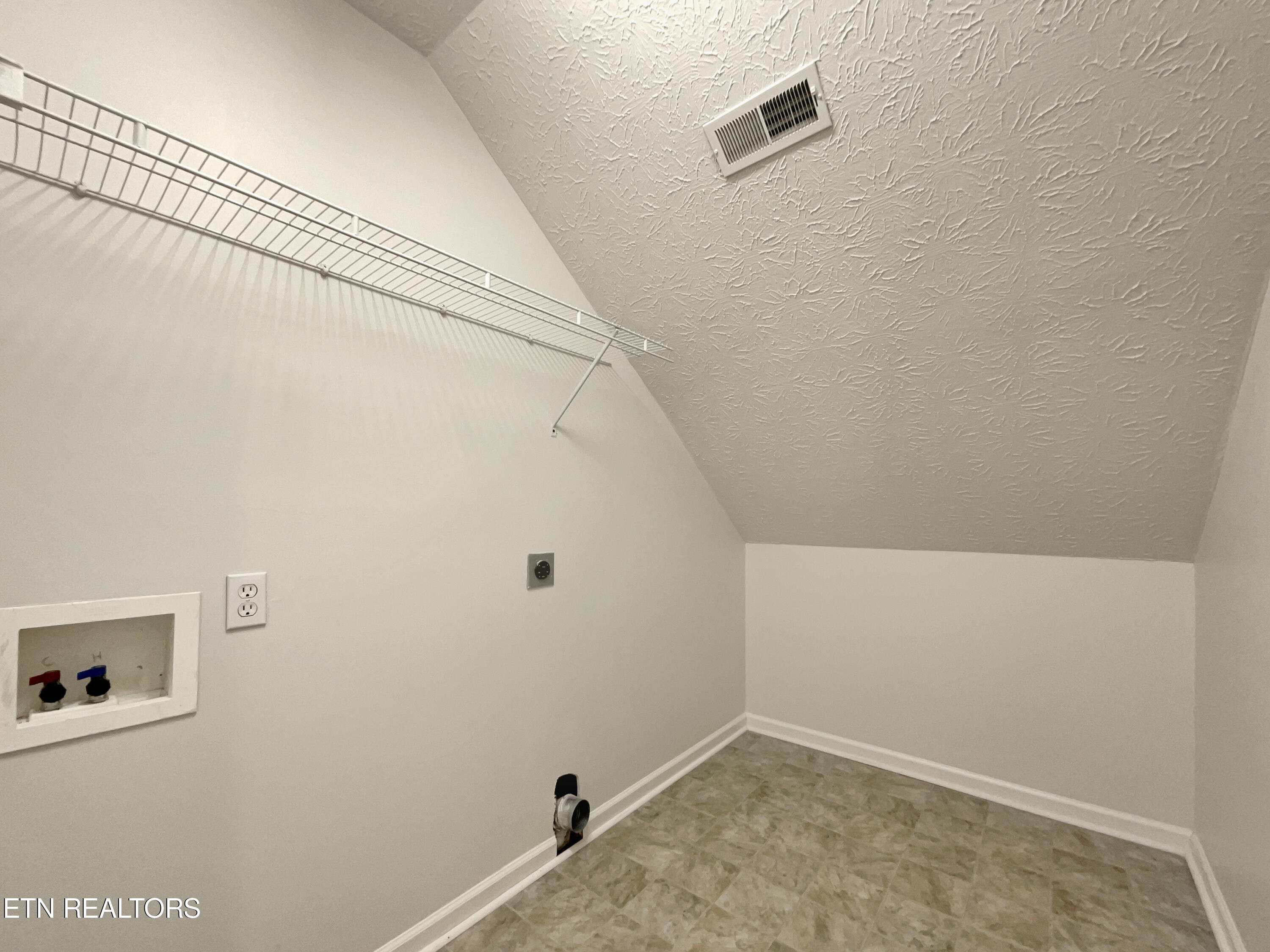 5726 Lagerfield Lane