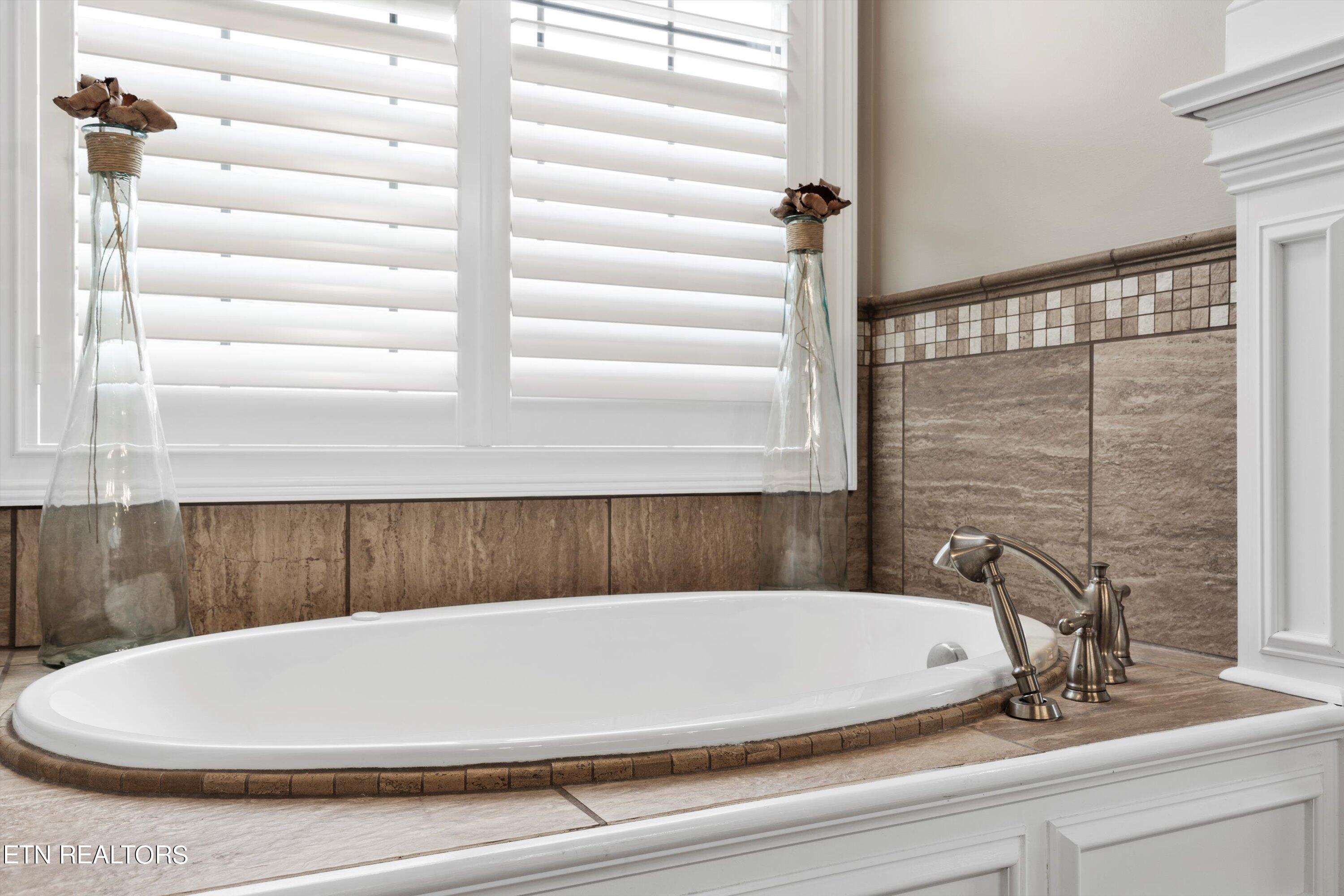 1222 Charlottesville Blvd