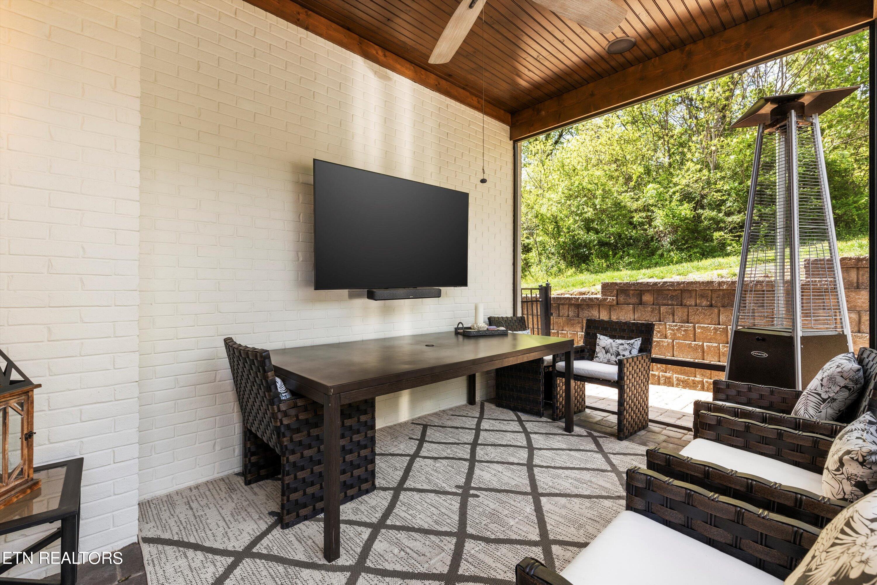 1222 Charlottesville Blvd