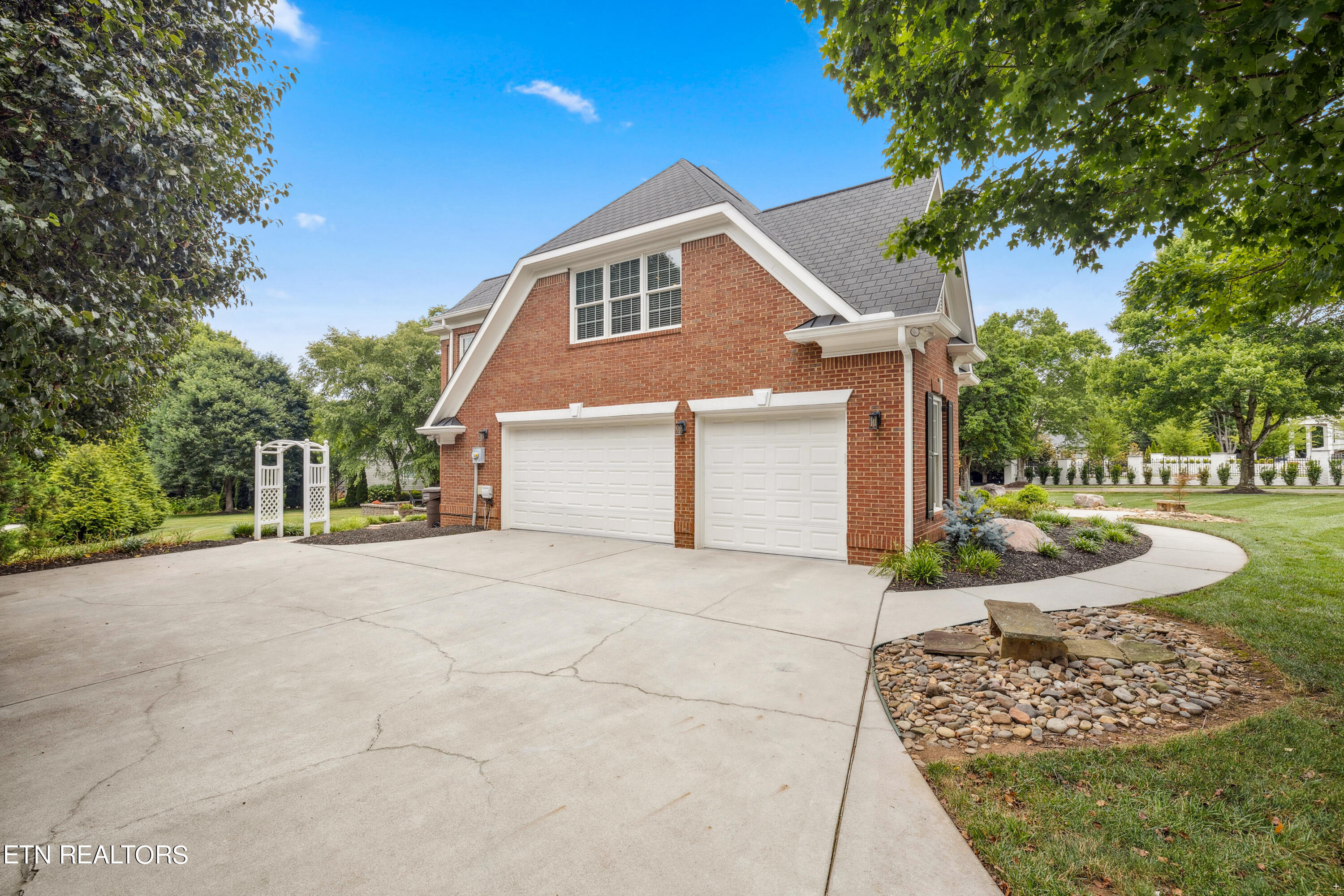 1413 Mont Cove Blvd