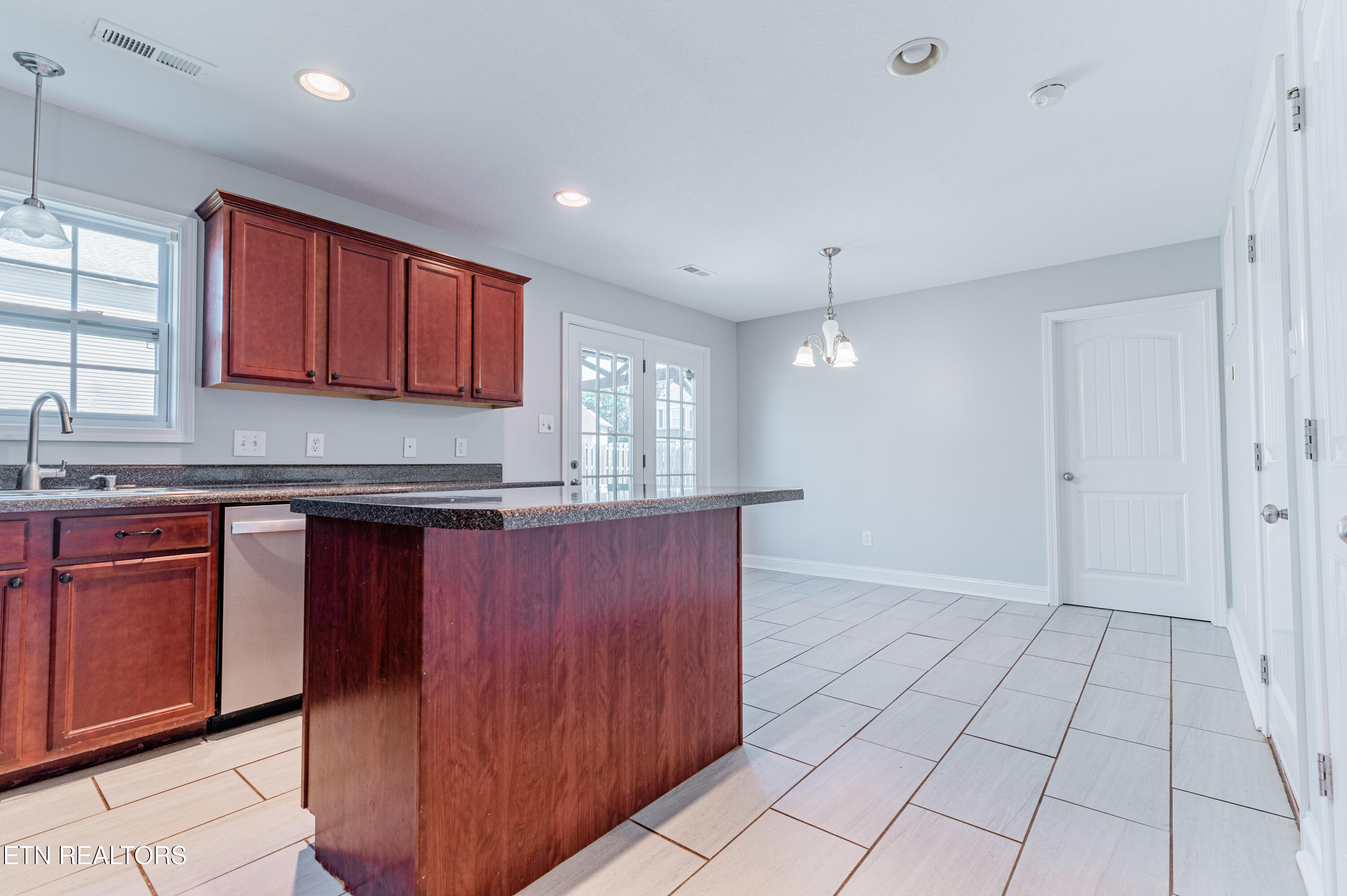 1529 Chariot Lane