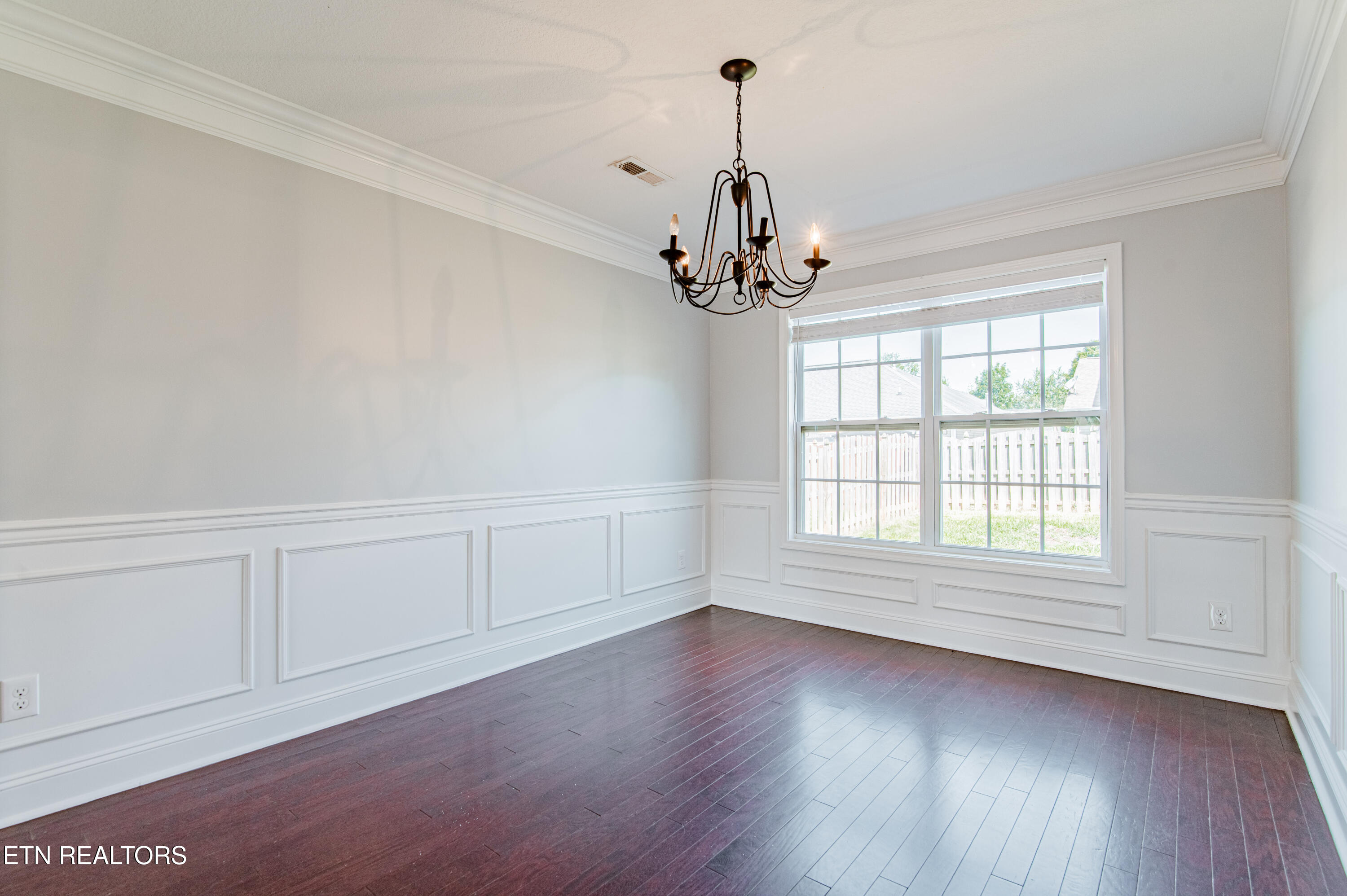 1529 Chariot Lane