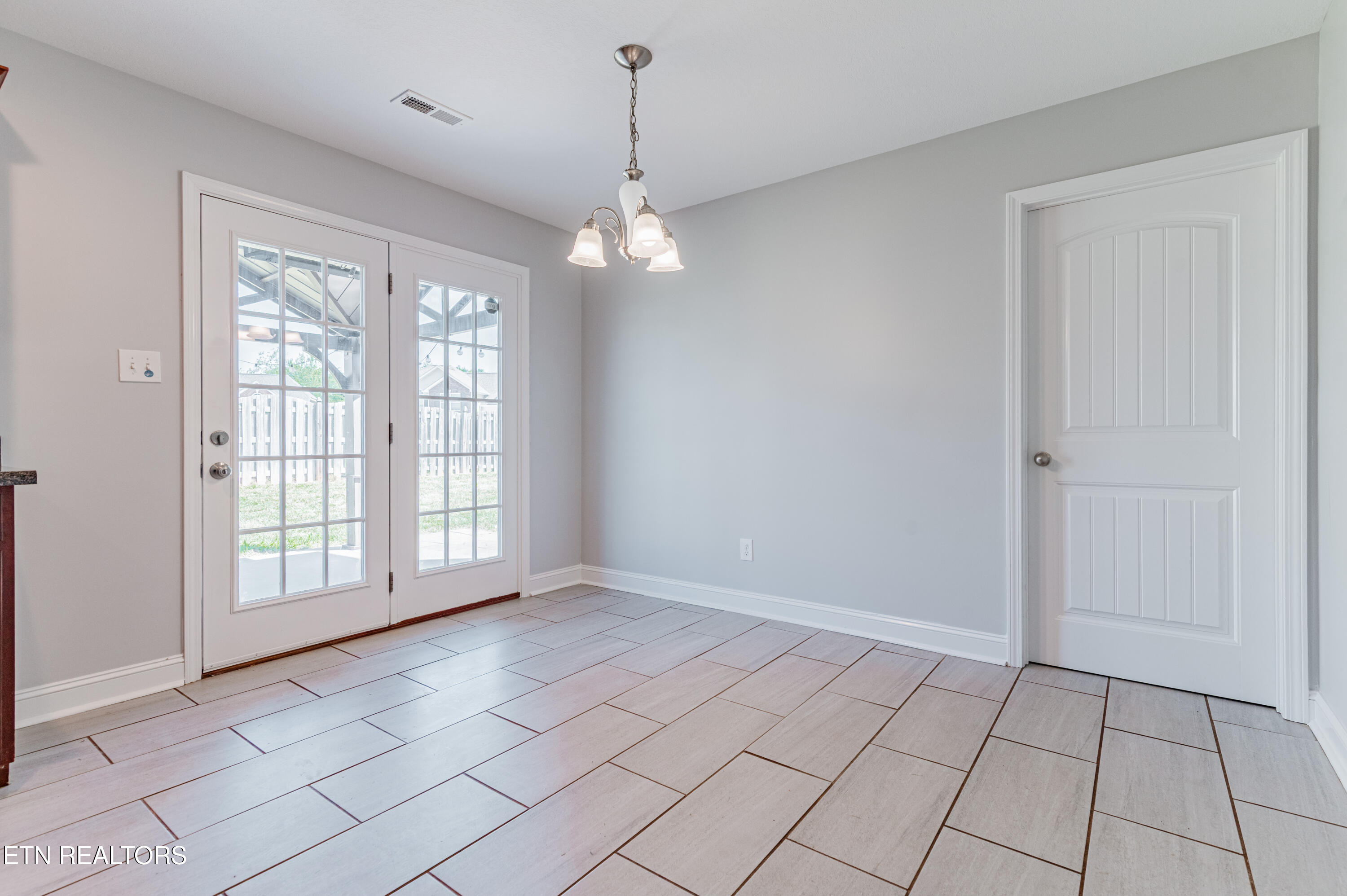 1529 Chariot Lane