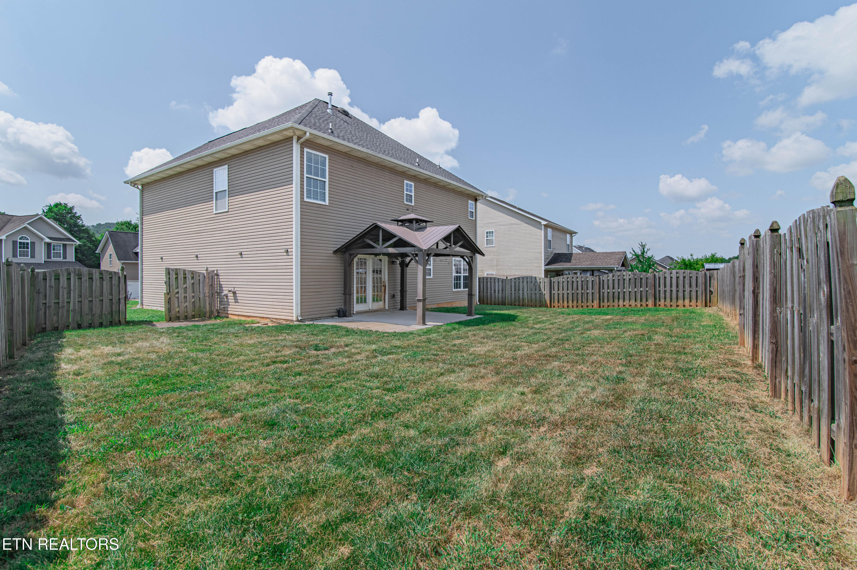 1529 Chariot Lane