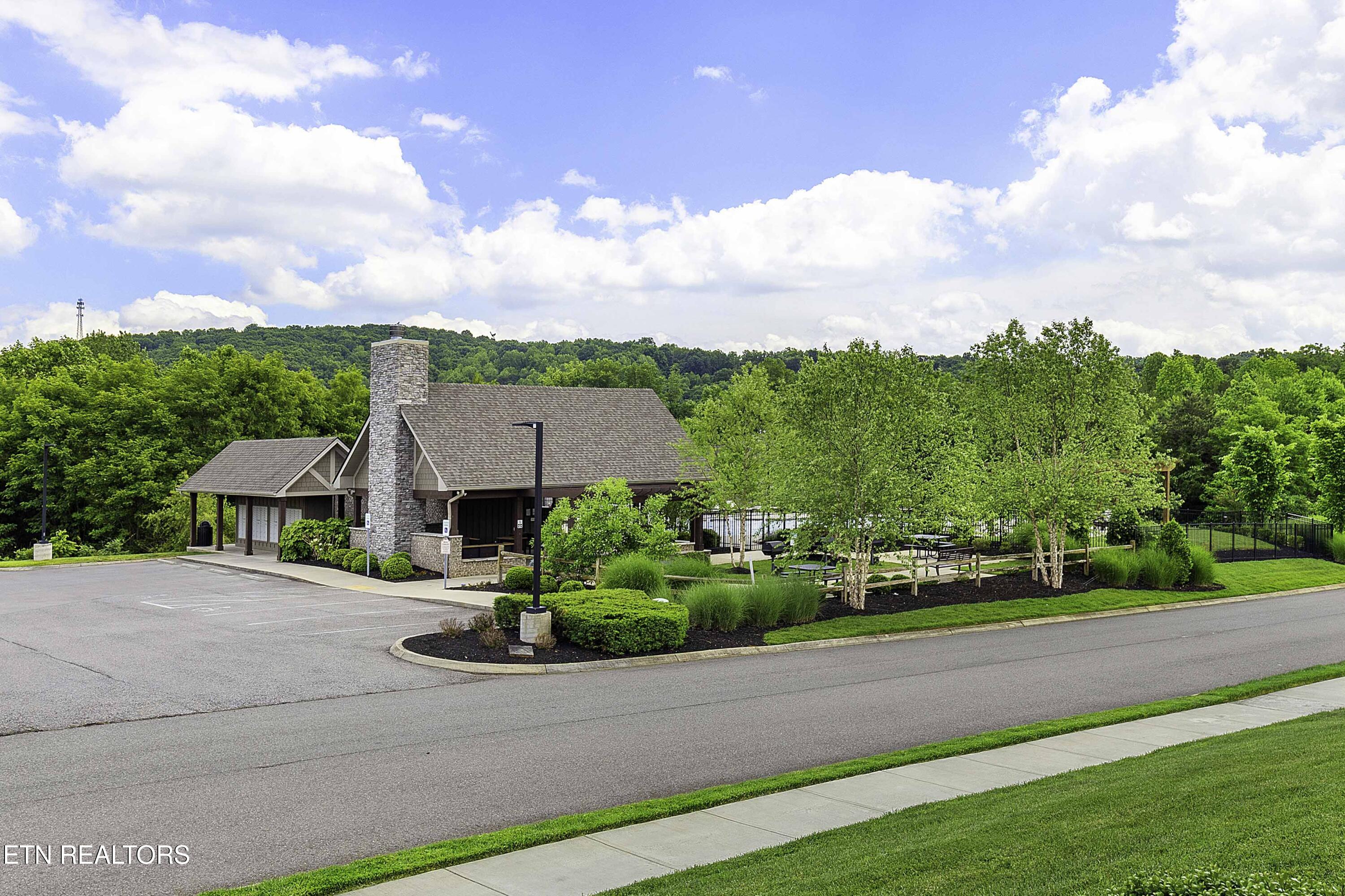 2515 Timber Highlands Lane