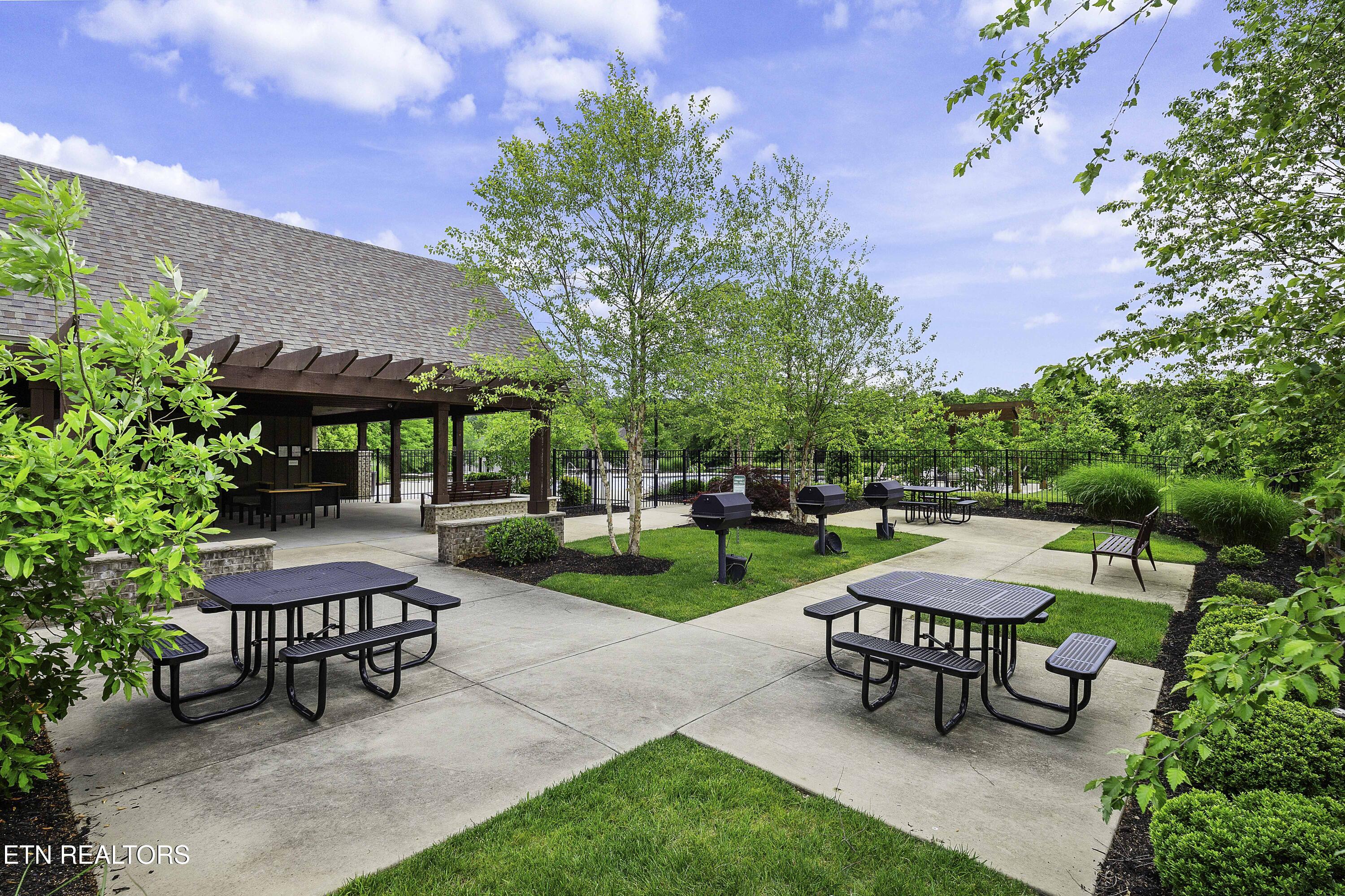 2515 Timber Highlands Lane