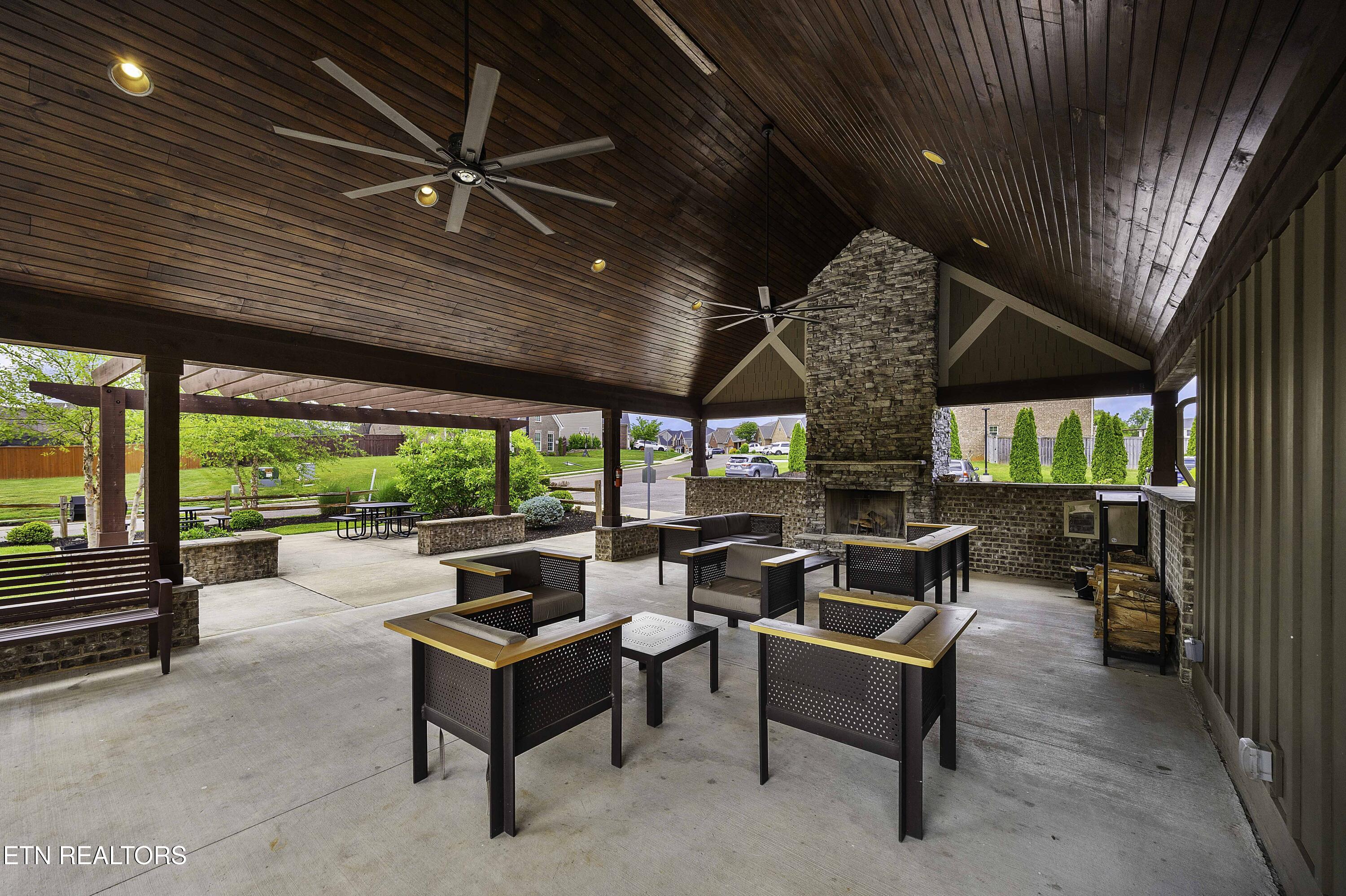2515 Timber Highlands Lane