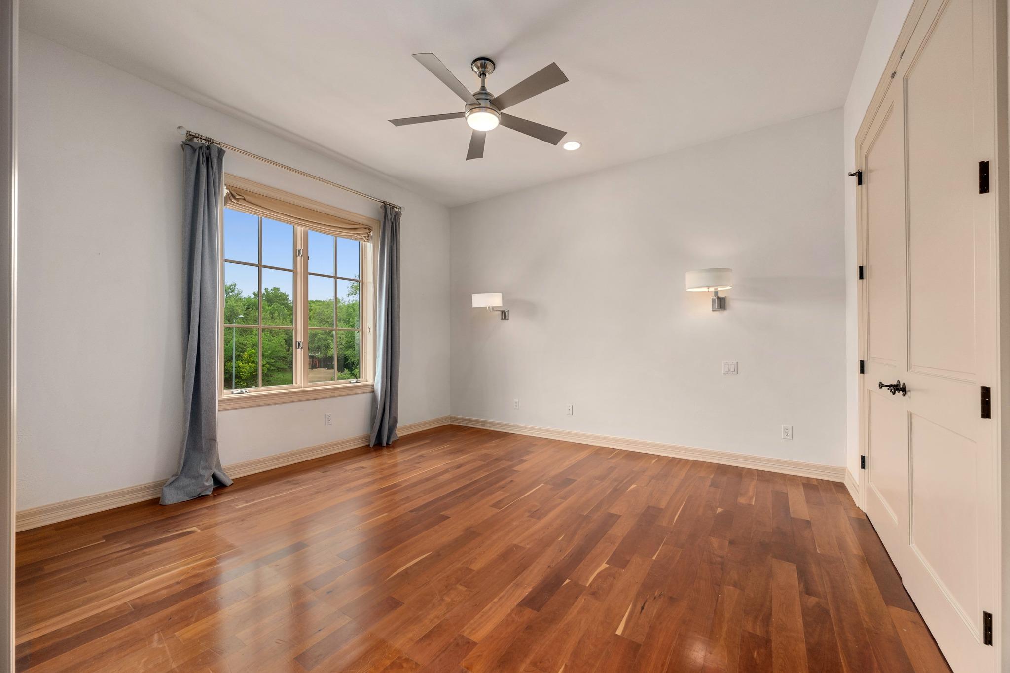 3407 Woodcutters WAY