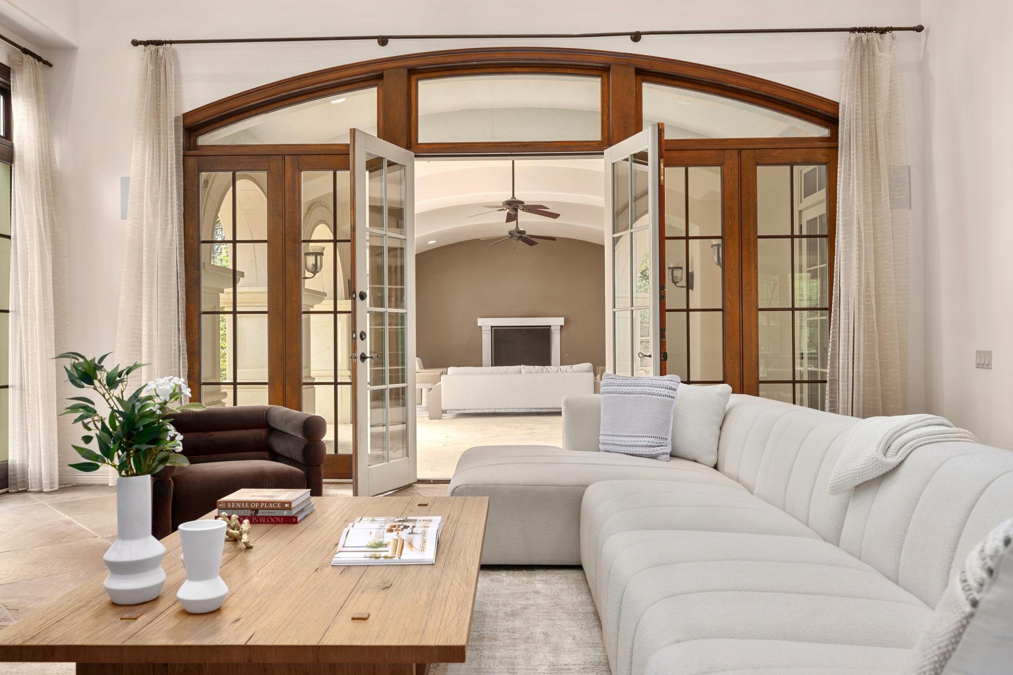 3407 Woodcutters WAY