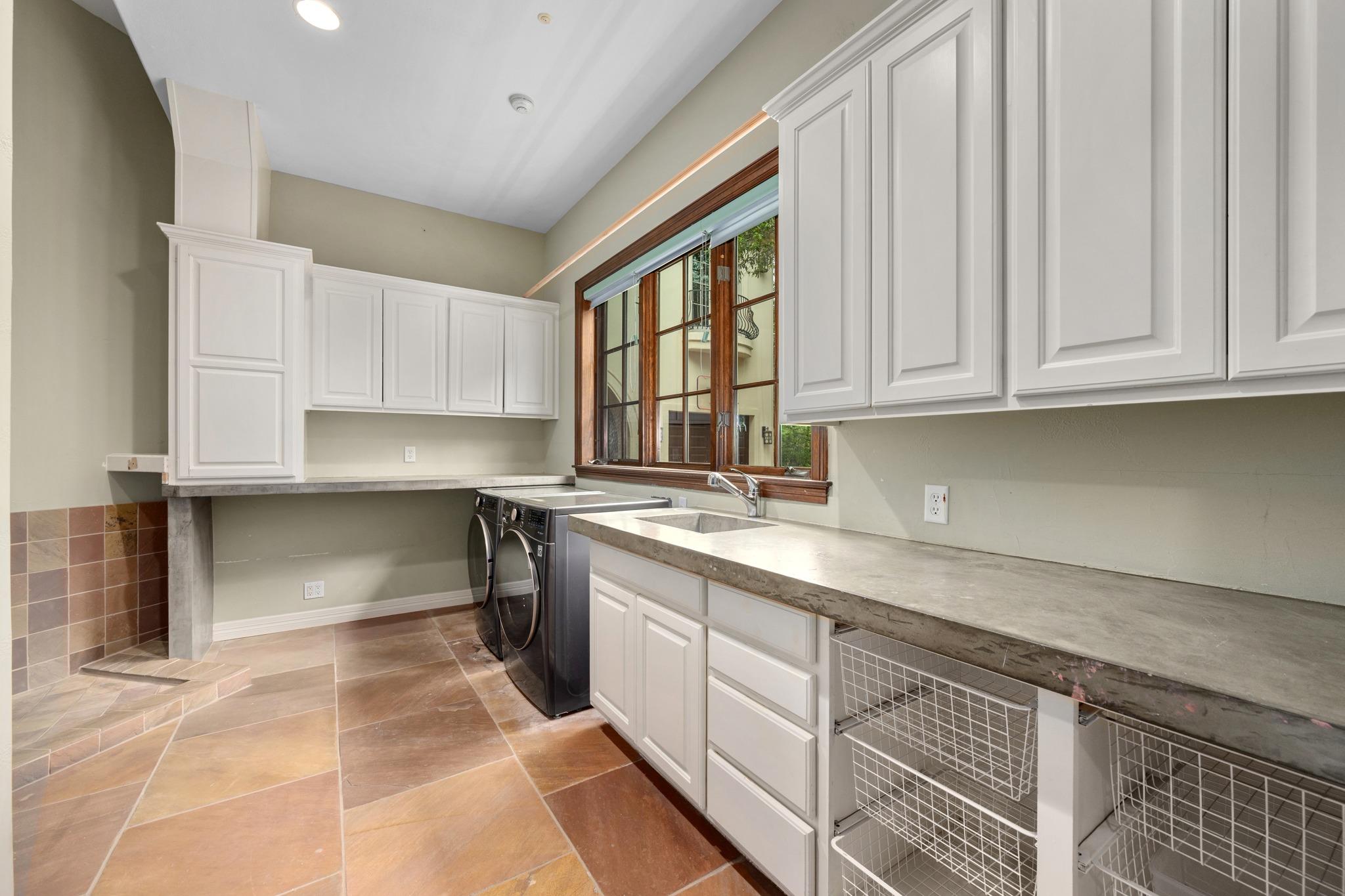 3407 Woodcutters WAY