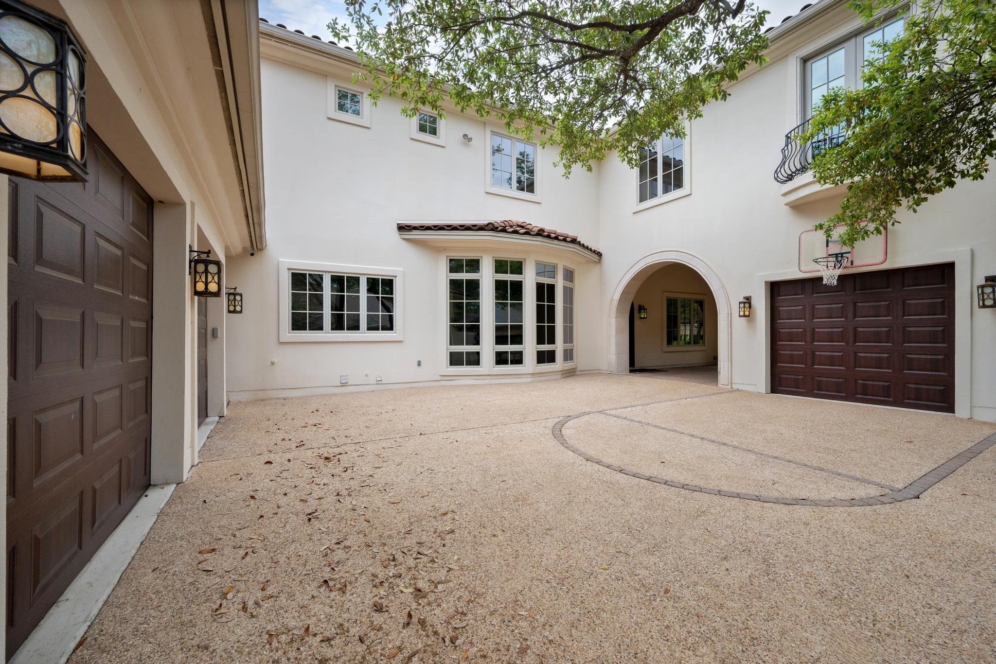 3407 Woodcutters WAY