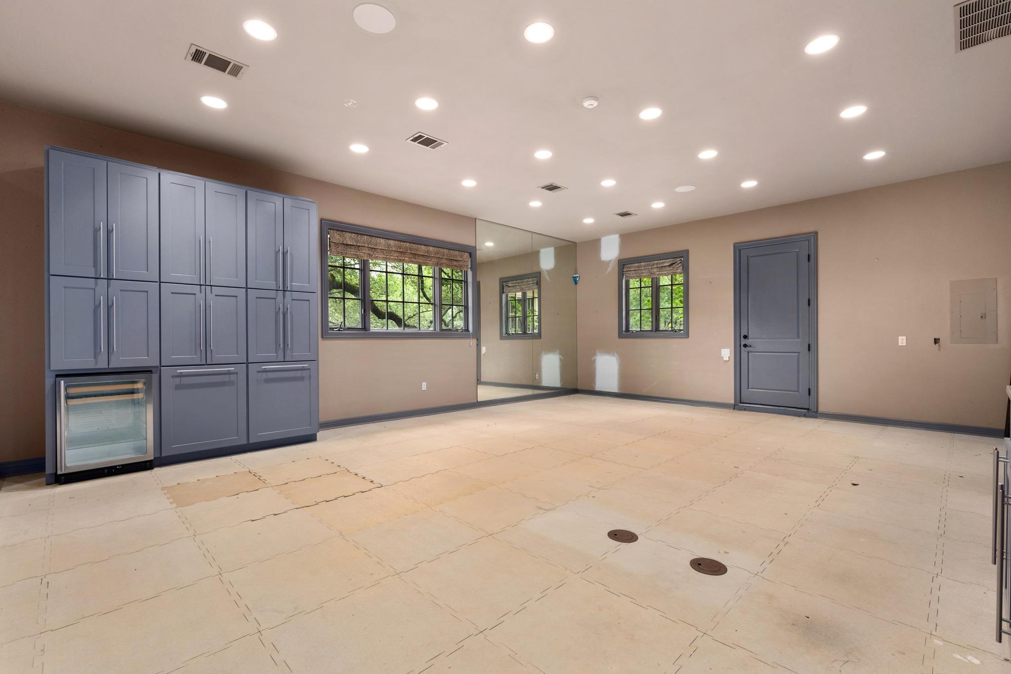 3407 Woodcutters WAY